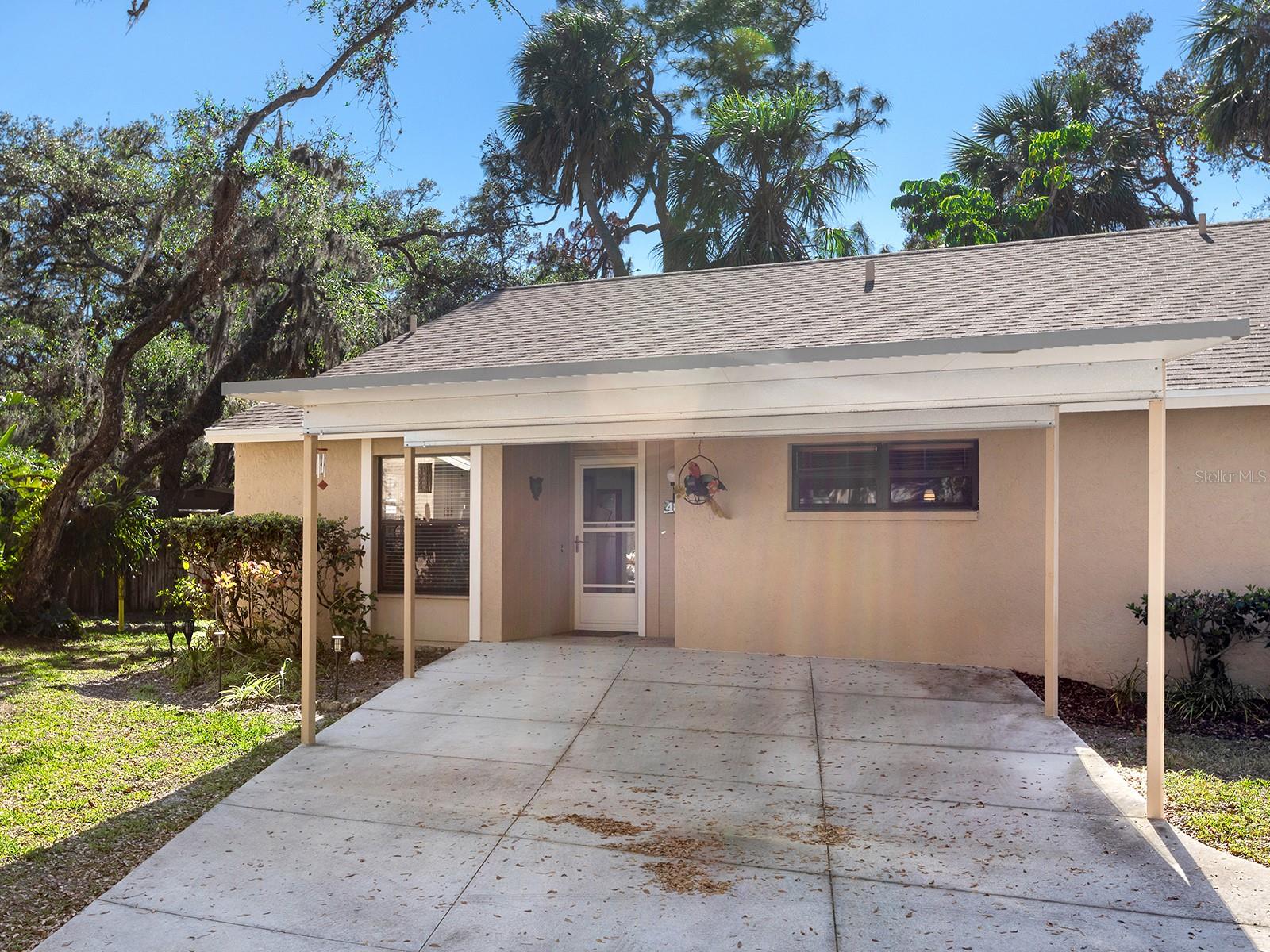 Image 10 of 35 For 4869 Village Gardens Drive 189