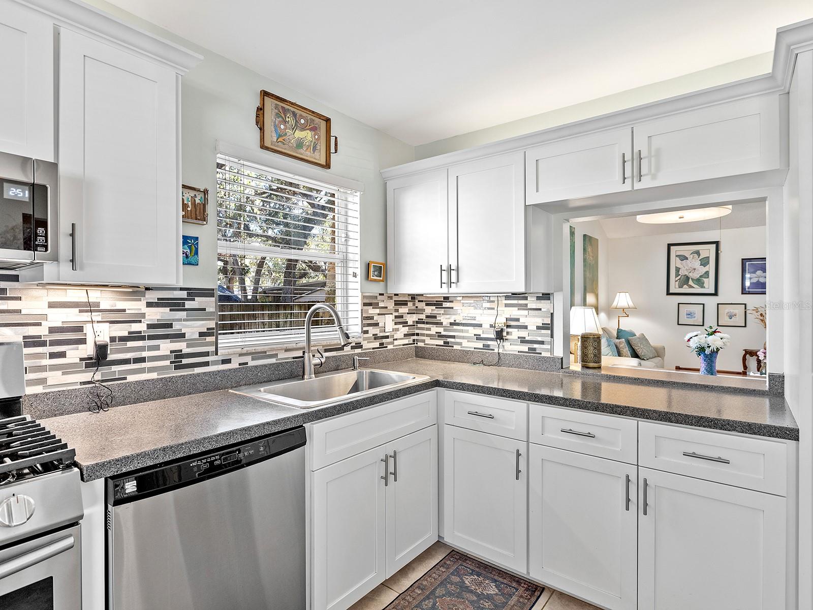Image 16 of 35 For 4869 Village Gardens Drive 189