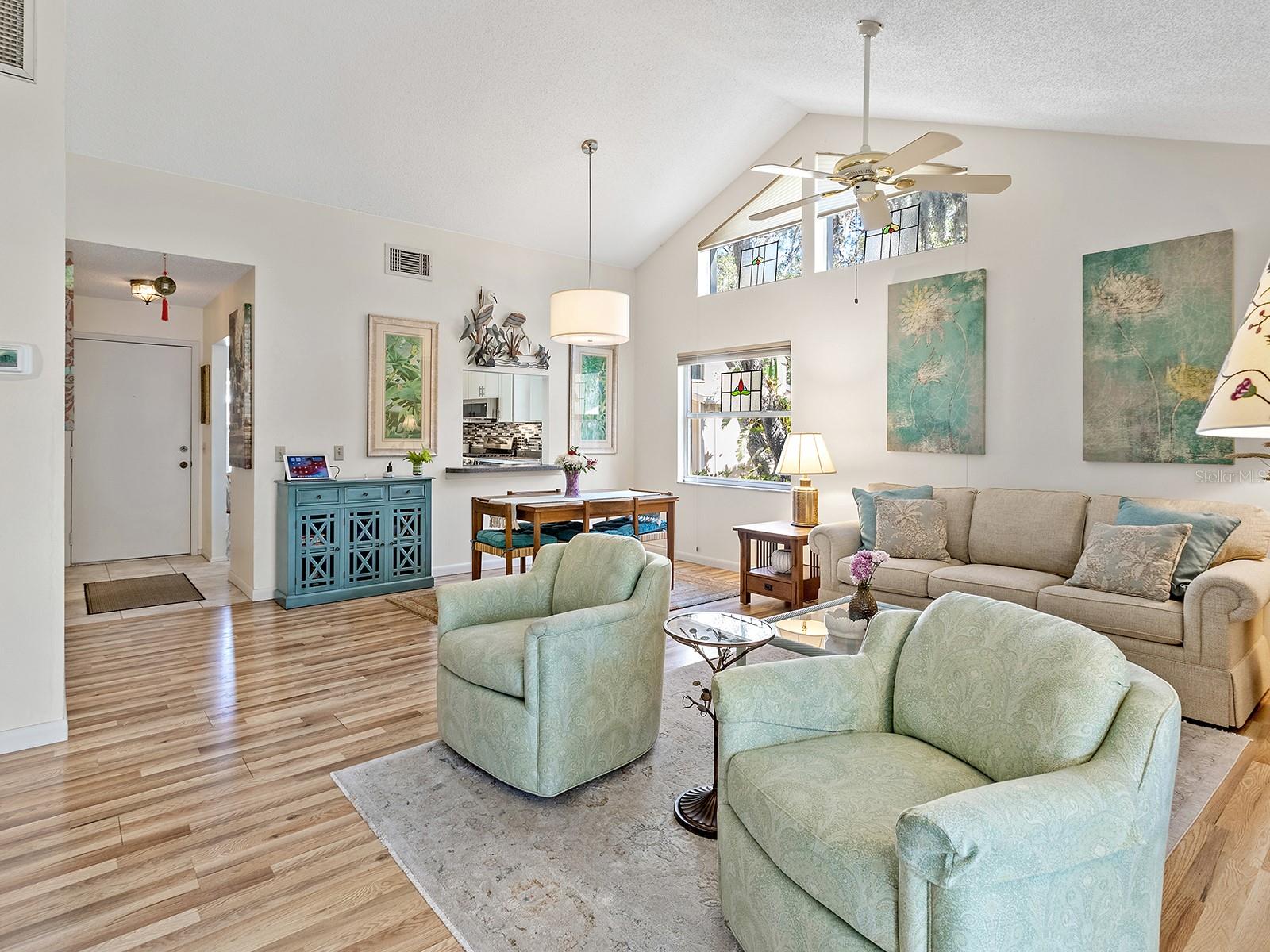 Image 24 of 35 For 4869 Village Gardens Drive 189