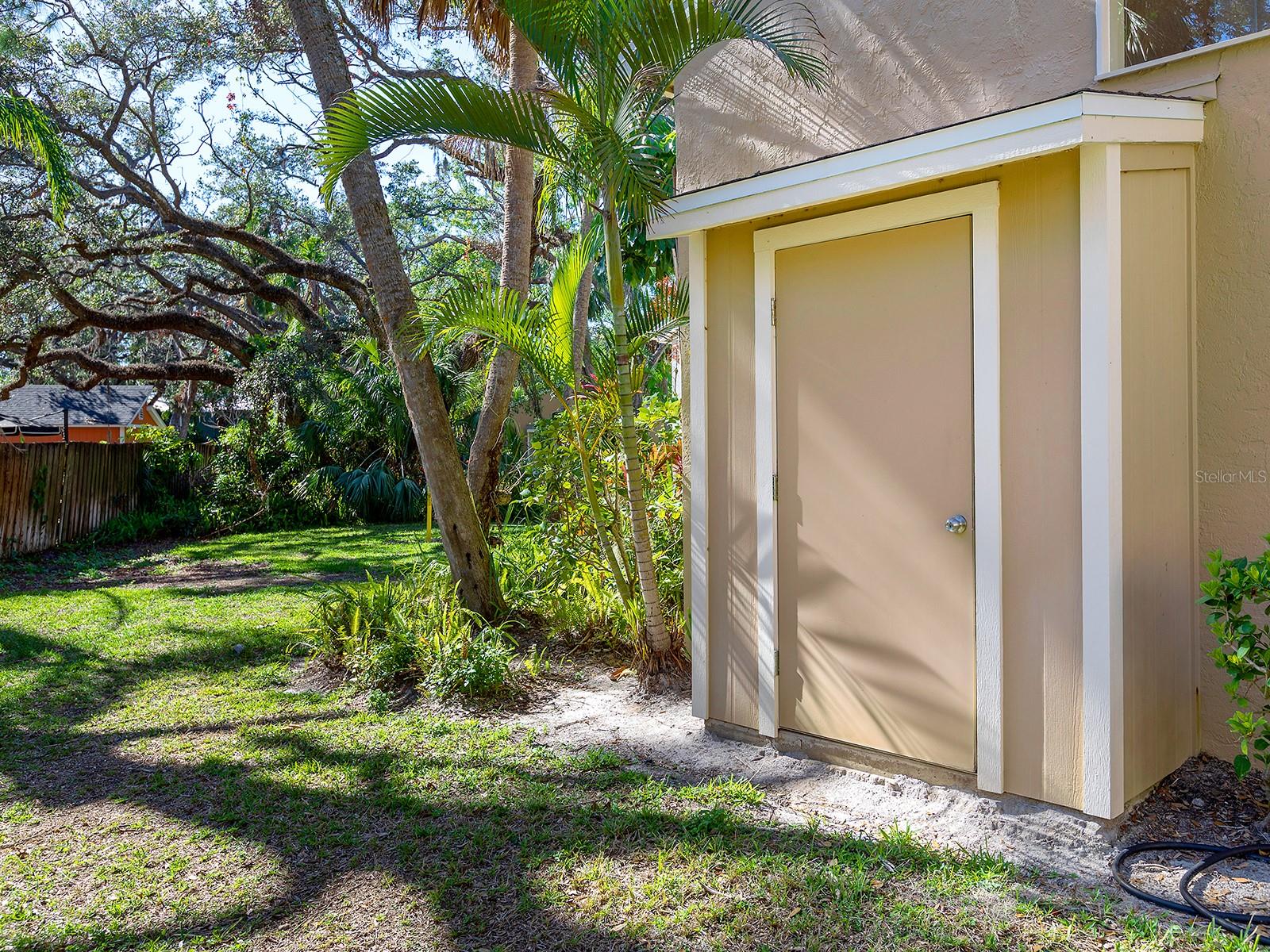 Image 33 of 35 For 4869 Village Gardens Drive 189