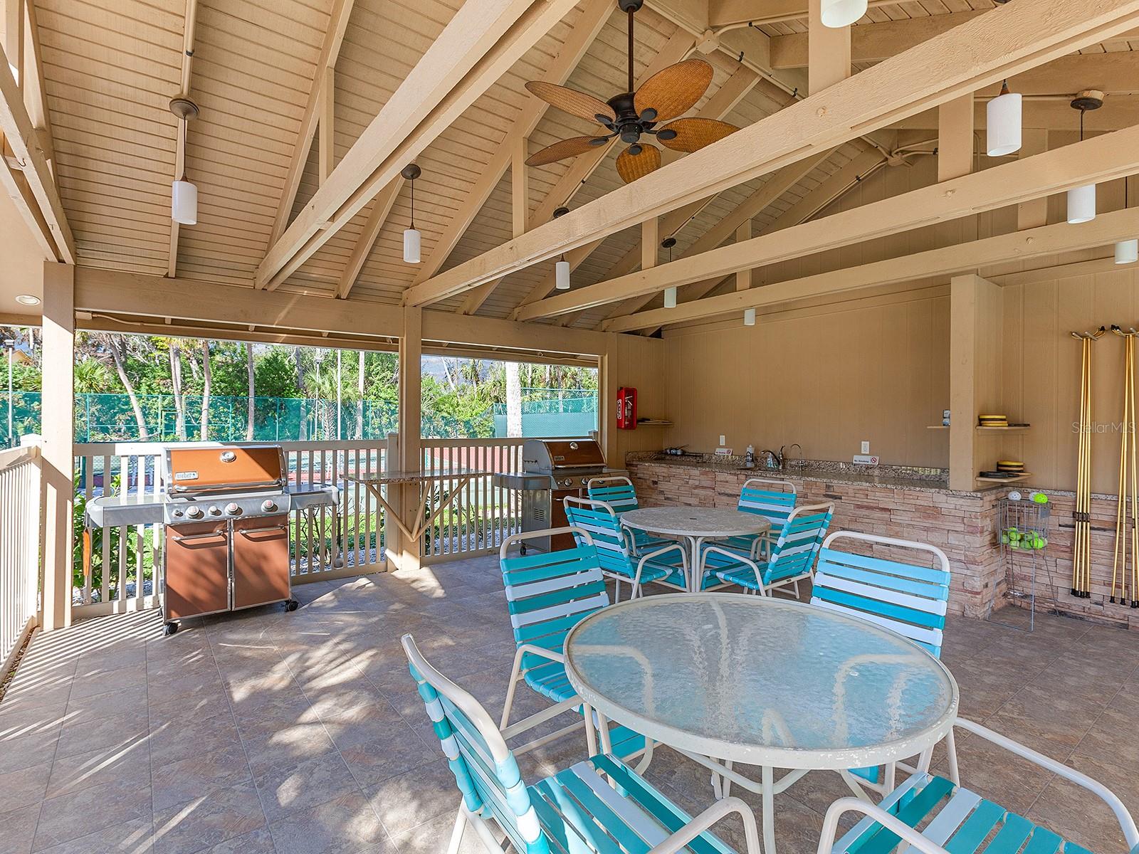 Image 4 of 35 For 4869 Village Gardens Drive 189
