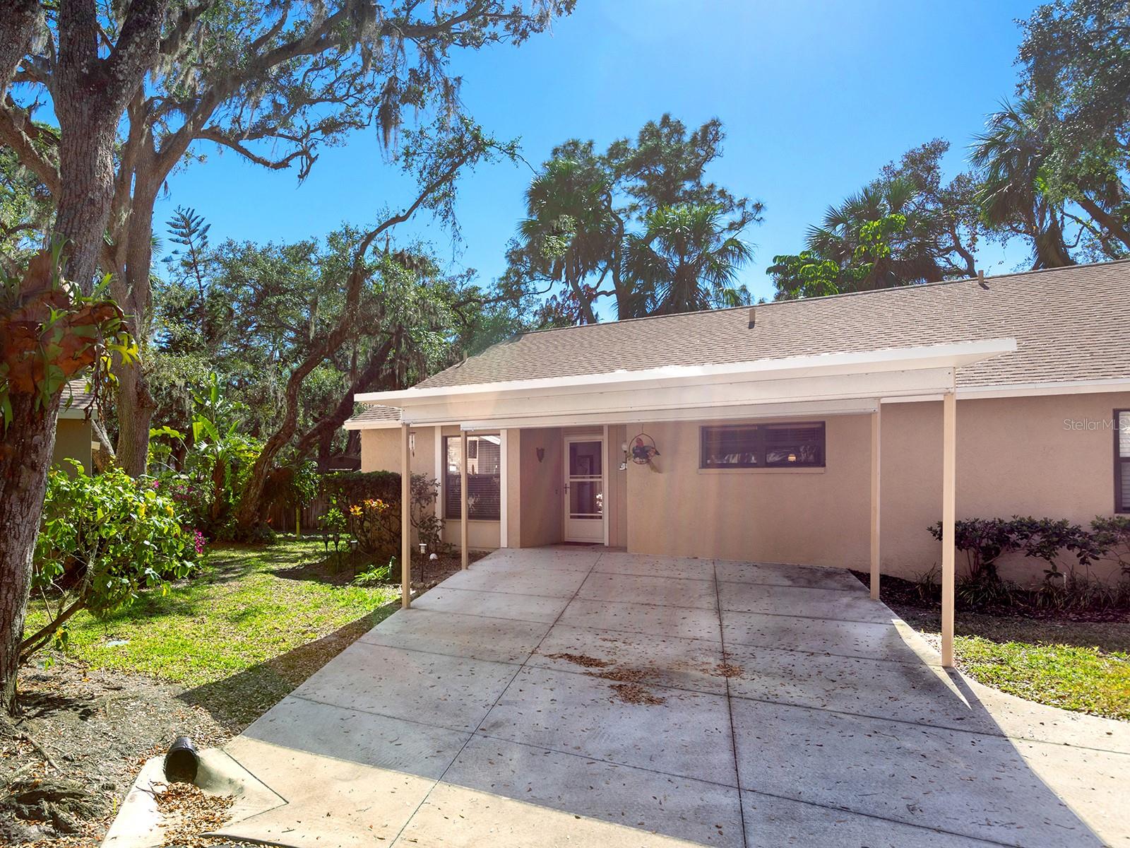 Image 9 of 35 For 4869 Village Gardens Drive 189