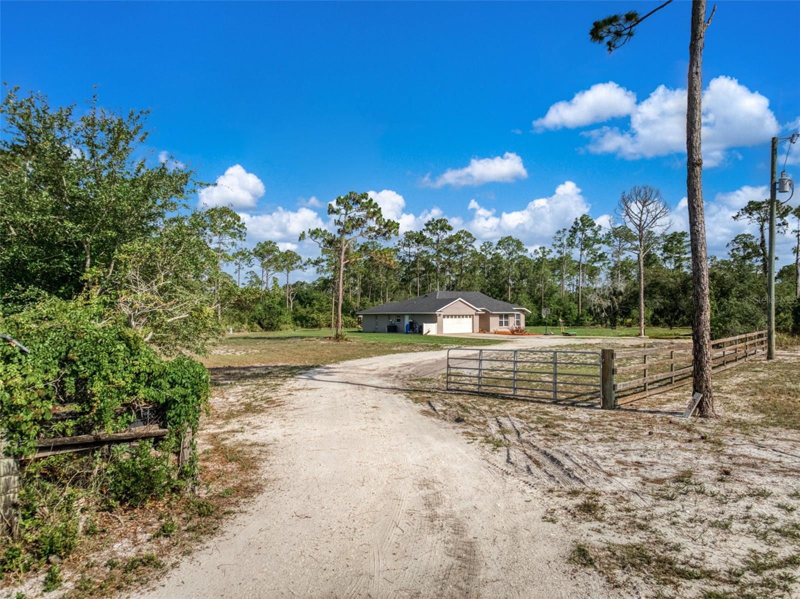 Image 4 of 70 For 9534 Wispywoods Drive