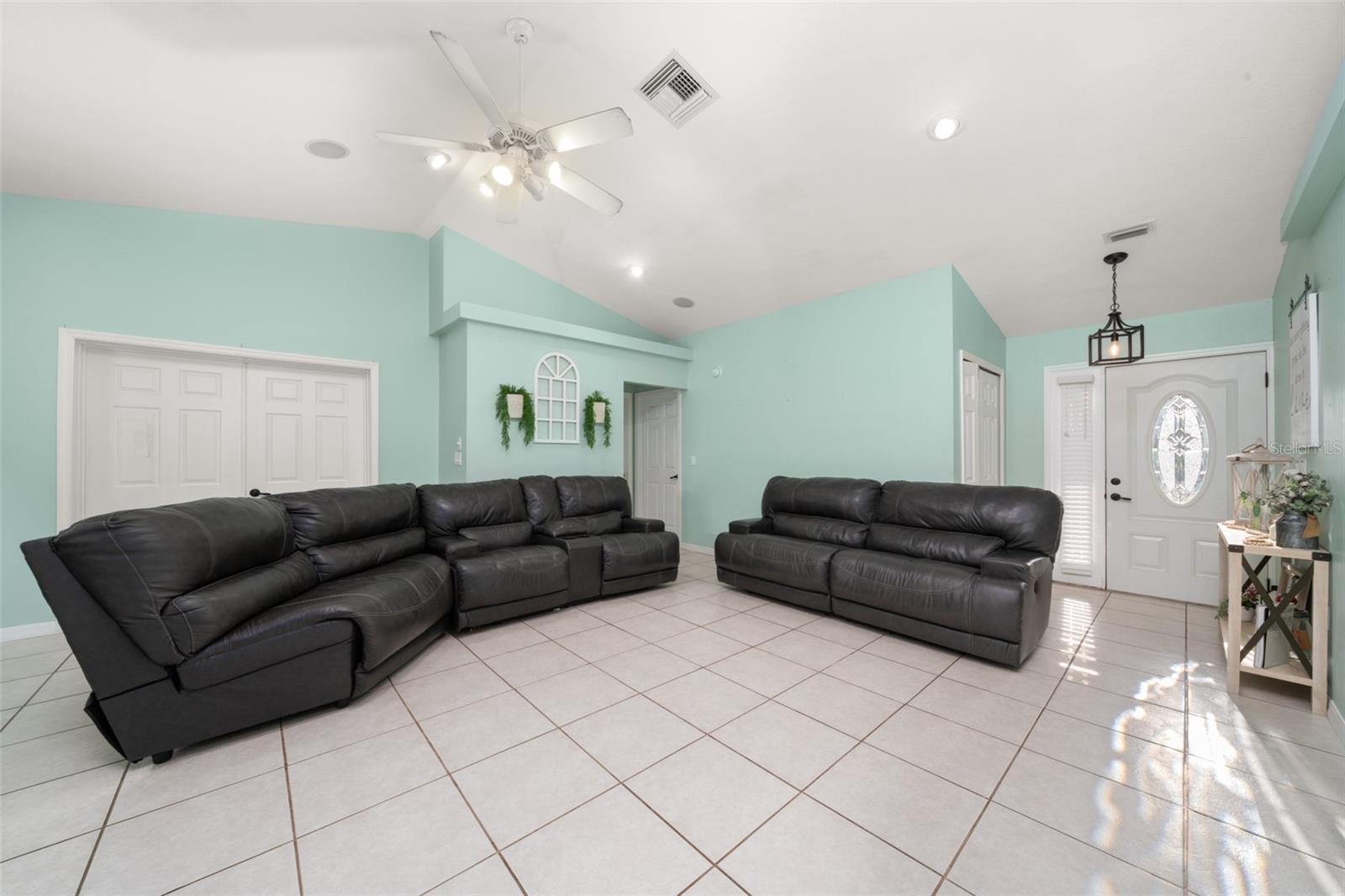 Image 6 of 70 For 9534 Wispywoods Drive