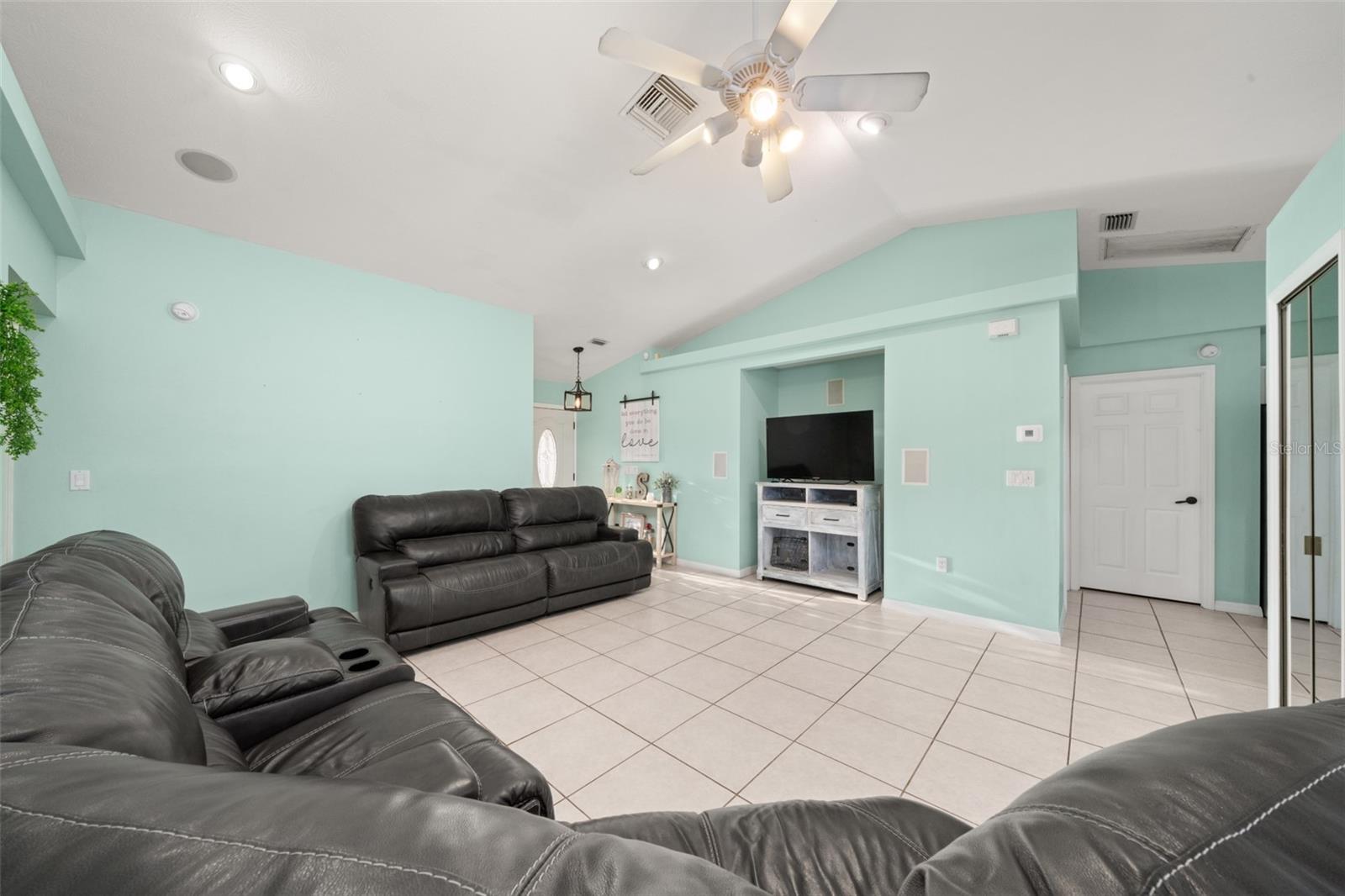 Image 9 of 70 For 9534 Wispywoods Drive