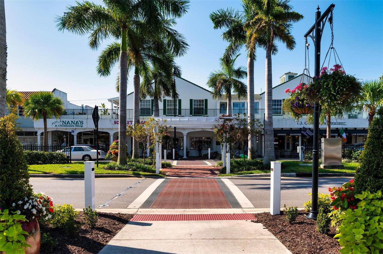 Image 61 of 69 For 11435 Fort Lauderdale Place