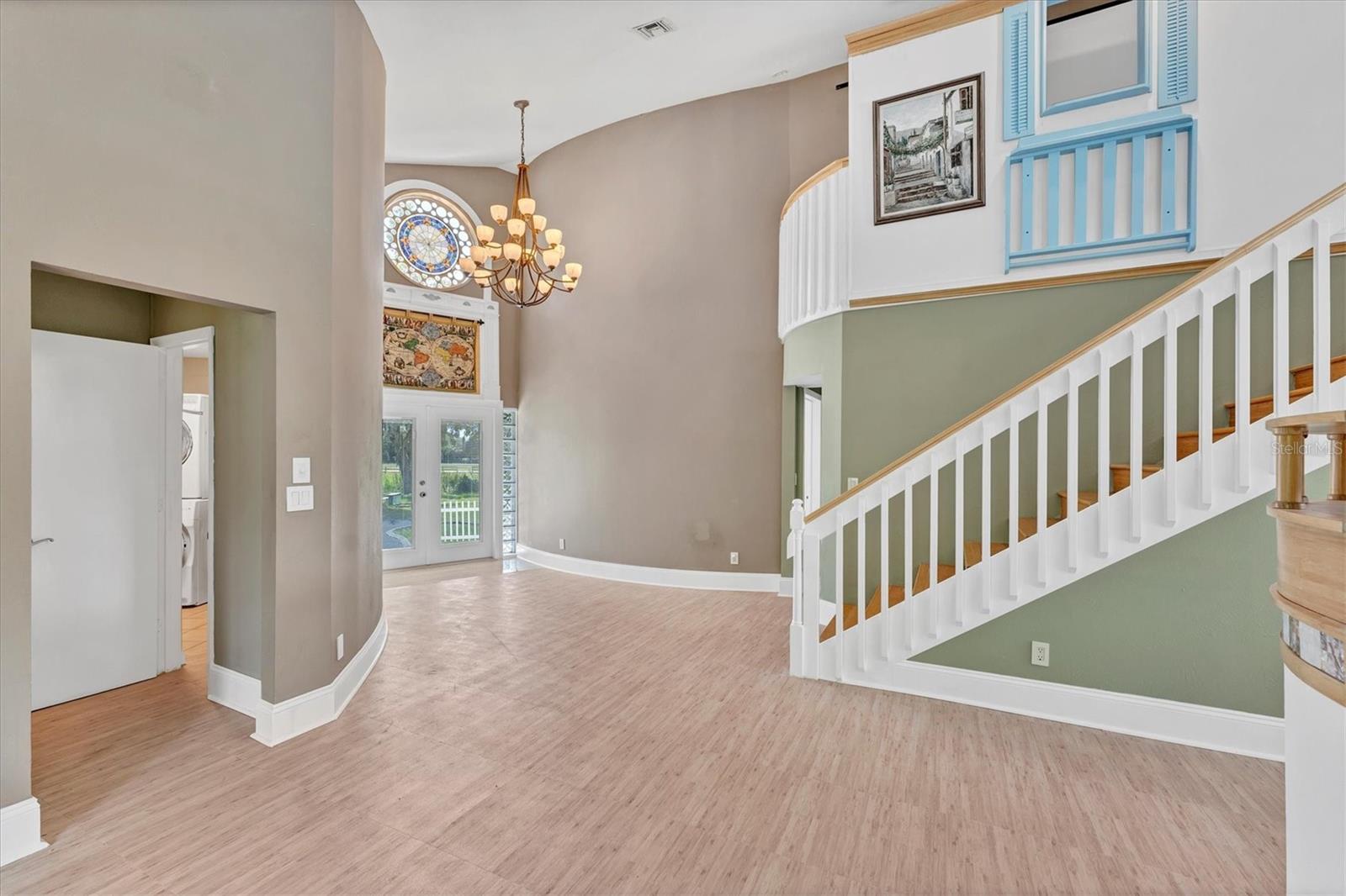 Image 11 of 51 For 919 Palm View Way