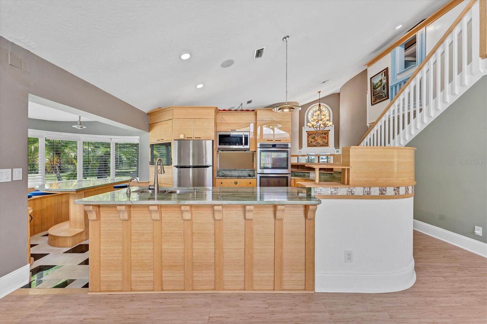 Image 15 of 51 For 919 Palm View Way