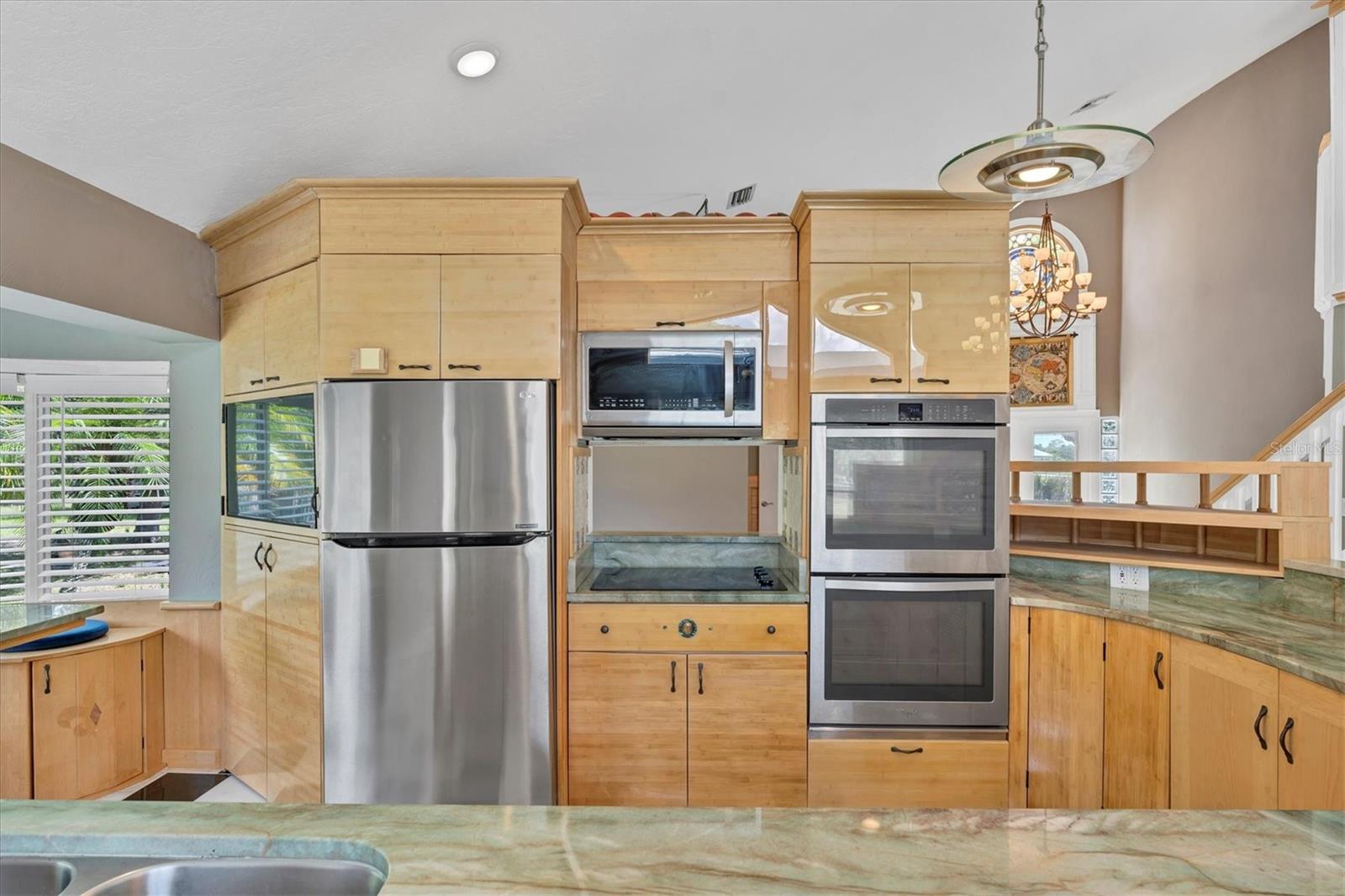 Image 16 of 51 For 919 Palm View Way