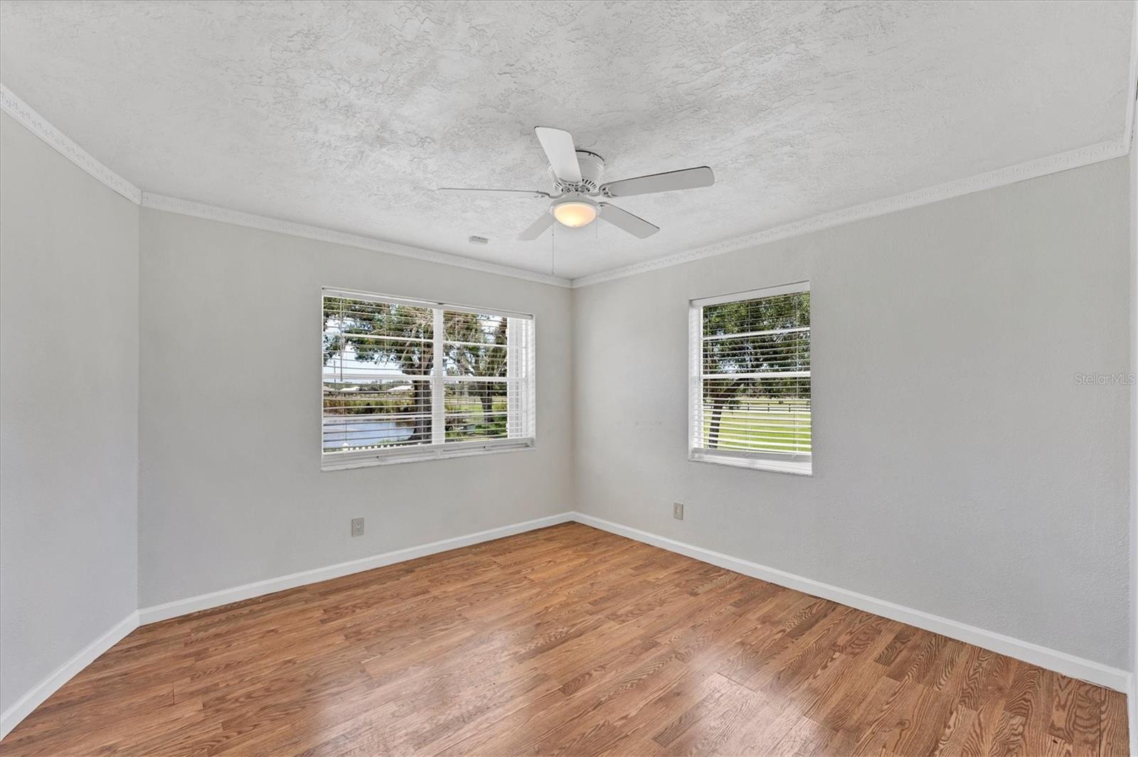 Image 36 of 51 For 919 Palm View Way