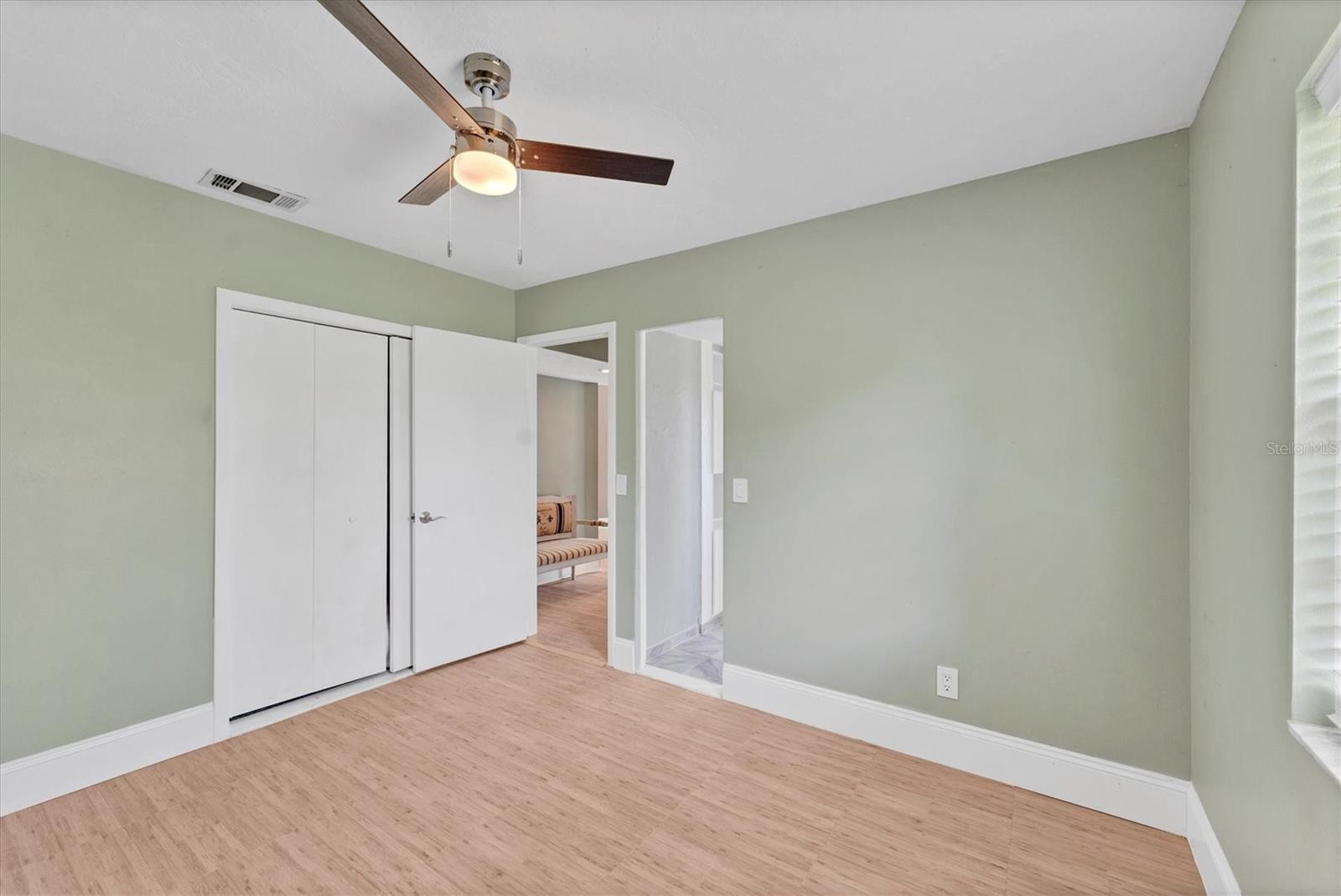 Image 40 of 51 For 919 Palm View Way