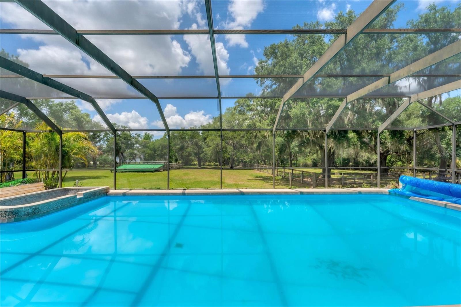 Image 42 of 51 For 919 Palm View Way