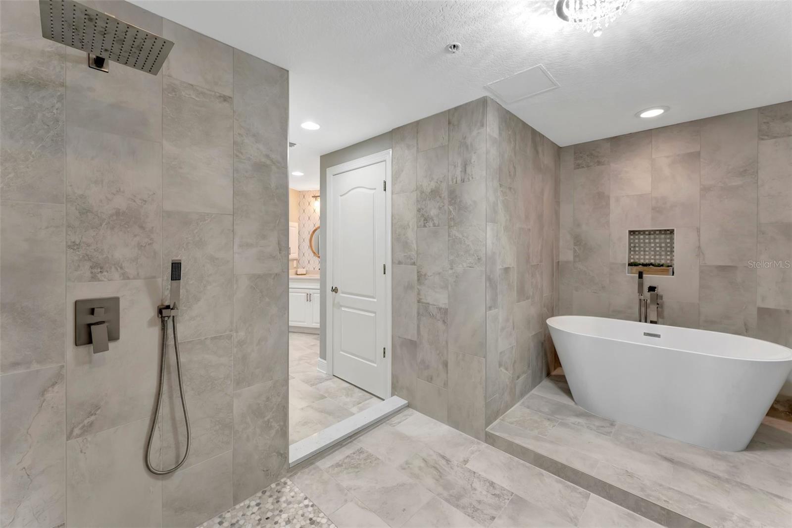 Image 33 of 73 For 501 Haben Boulevard 506