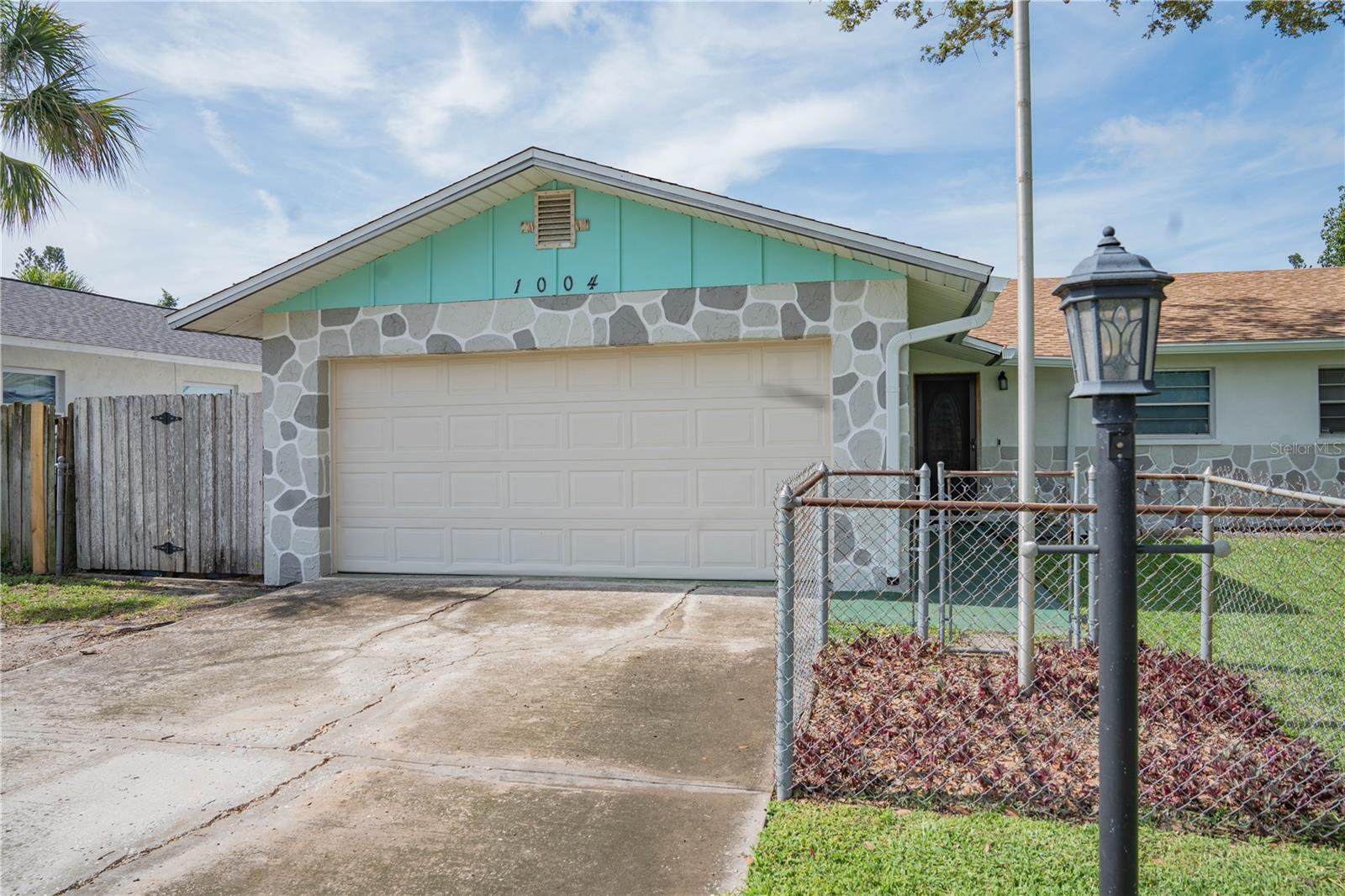 Image 2 of 40 For 1004 65th Avenue W