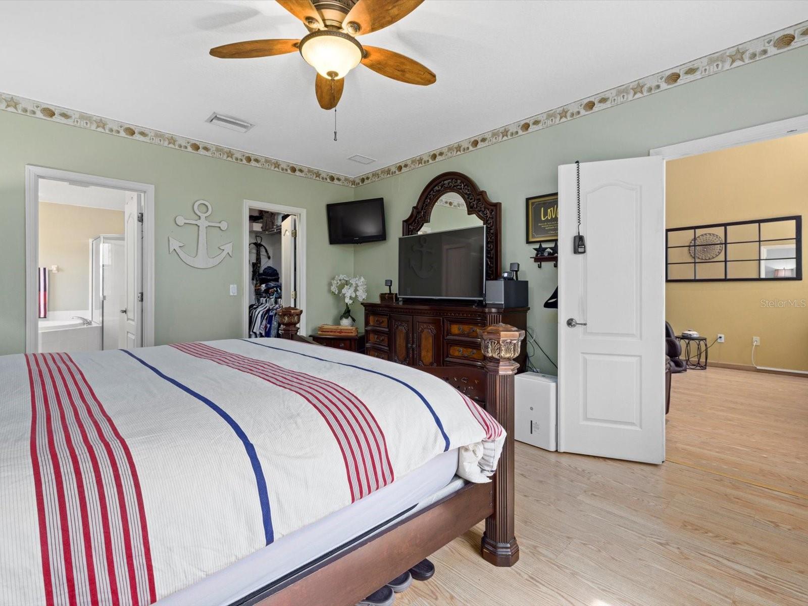 Image 21 of 43 For 8222 Haven Harbour Way