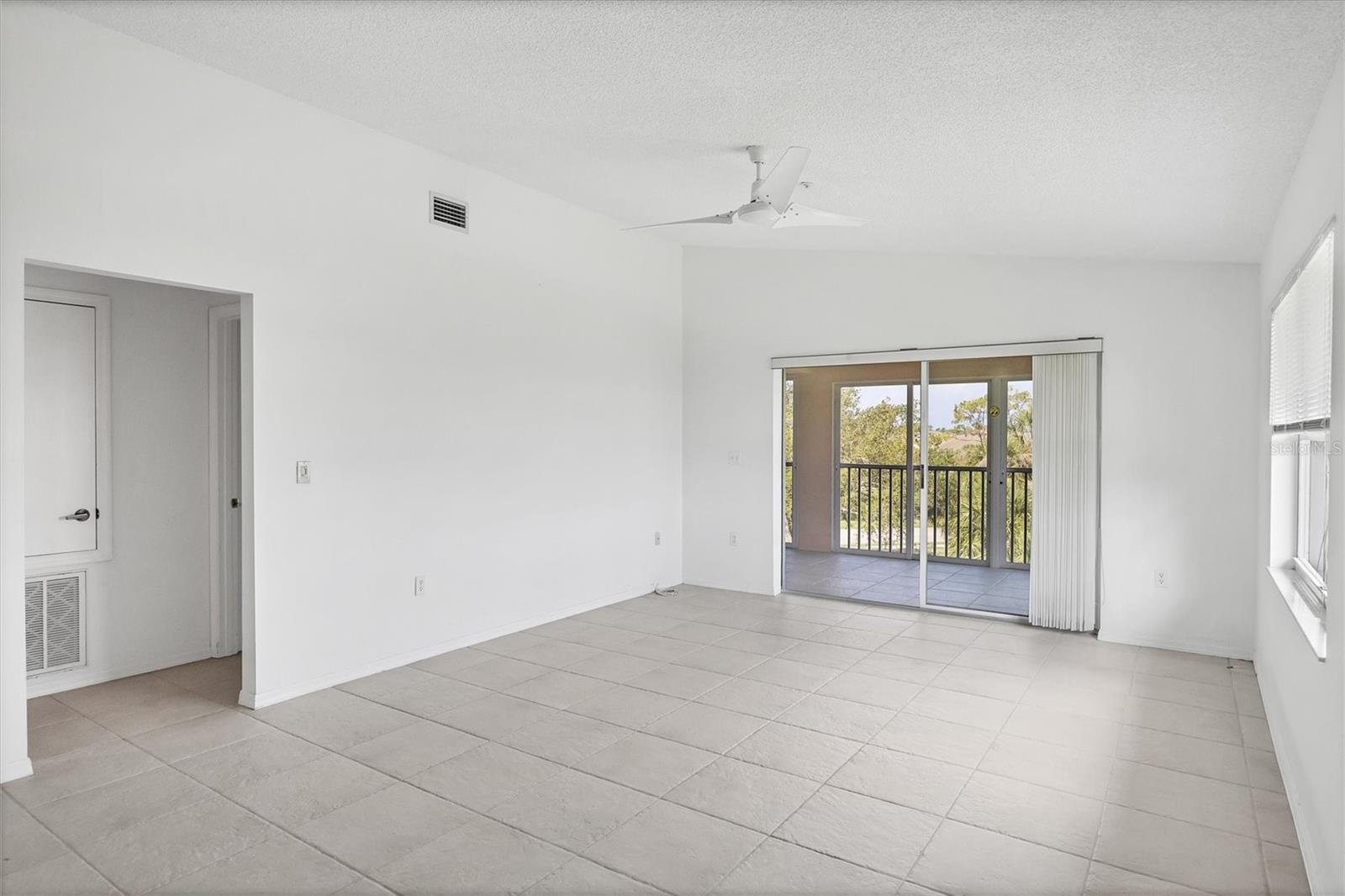 Image 9 of 98 For 9630 Club South Circle 6303