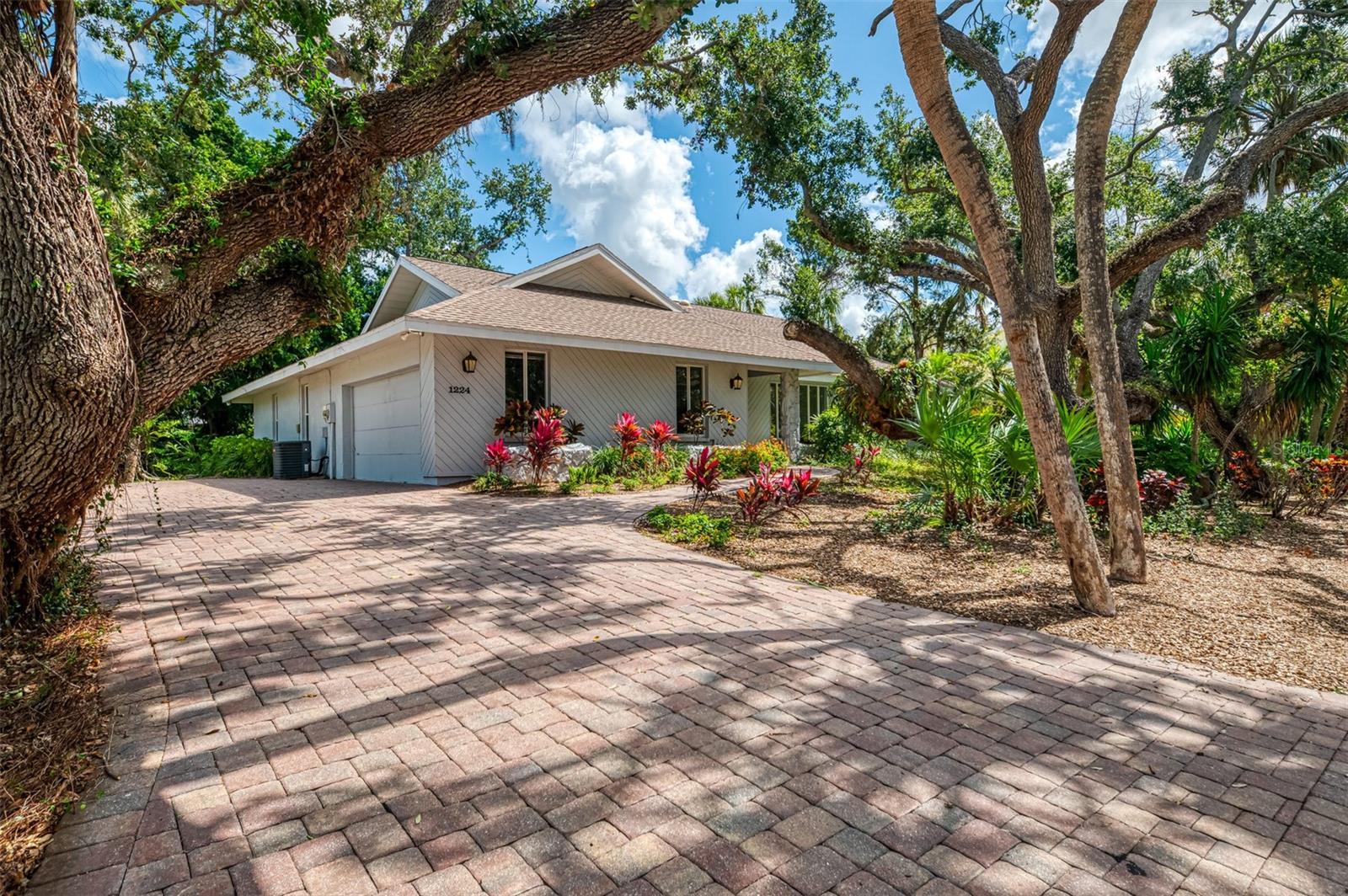 Details for 1224 View Drive, SARASOTA, FL 34242