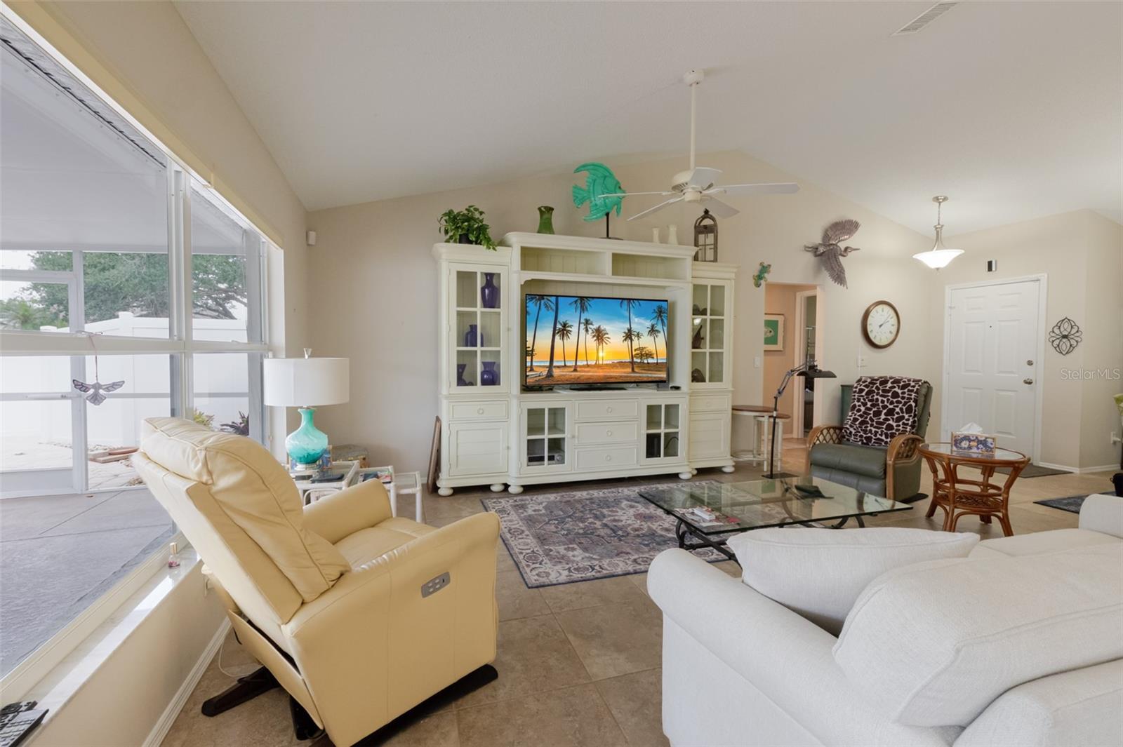Image 13 of 56 For 11021 4th Avenue E