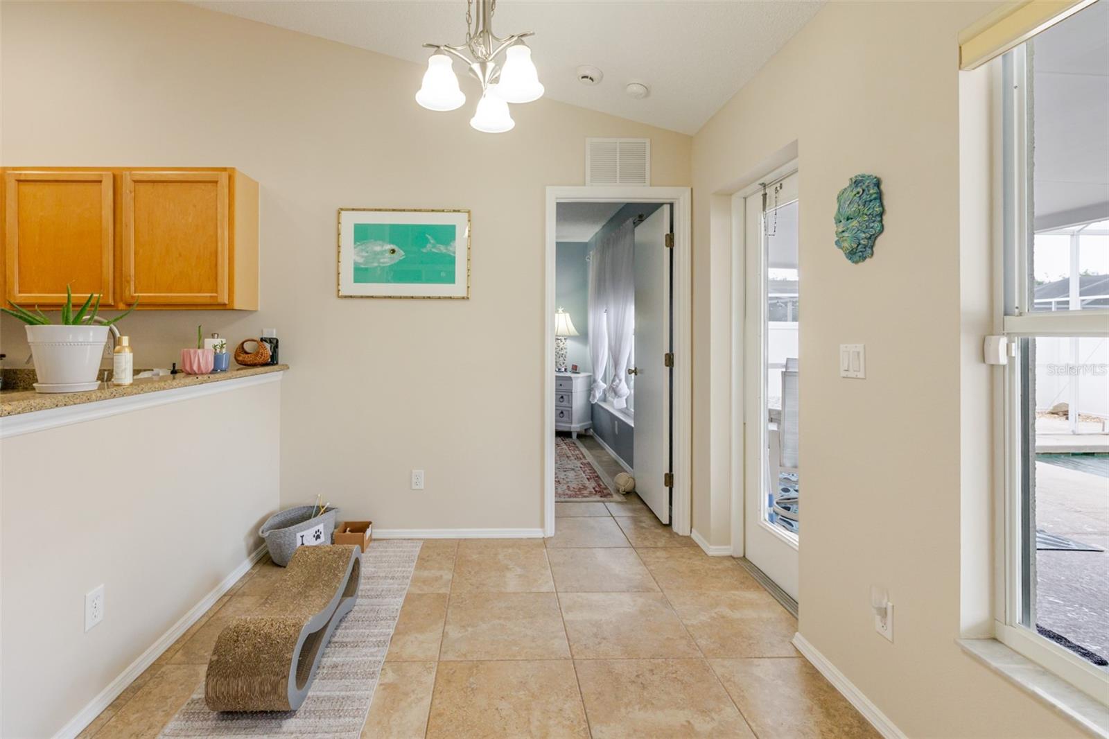 Image 23 of 56 For 11021 4th Avenue E