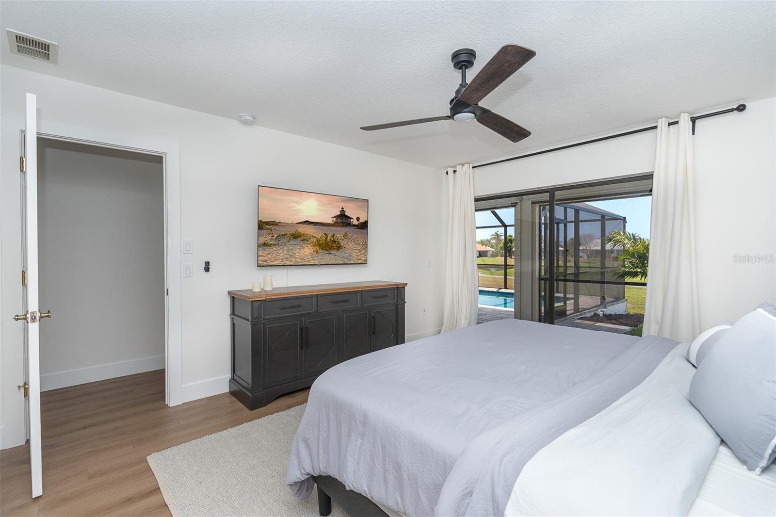Image 22 of 41 For 16 Leeward Drive
