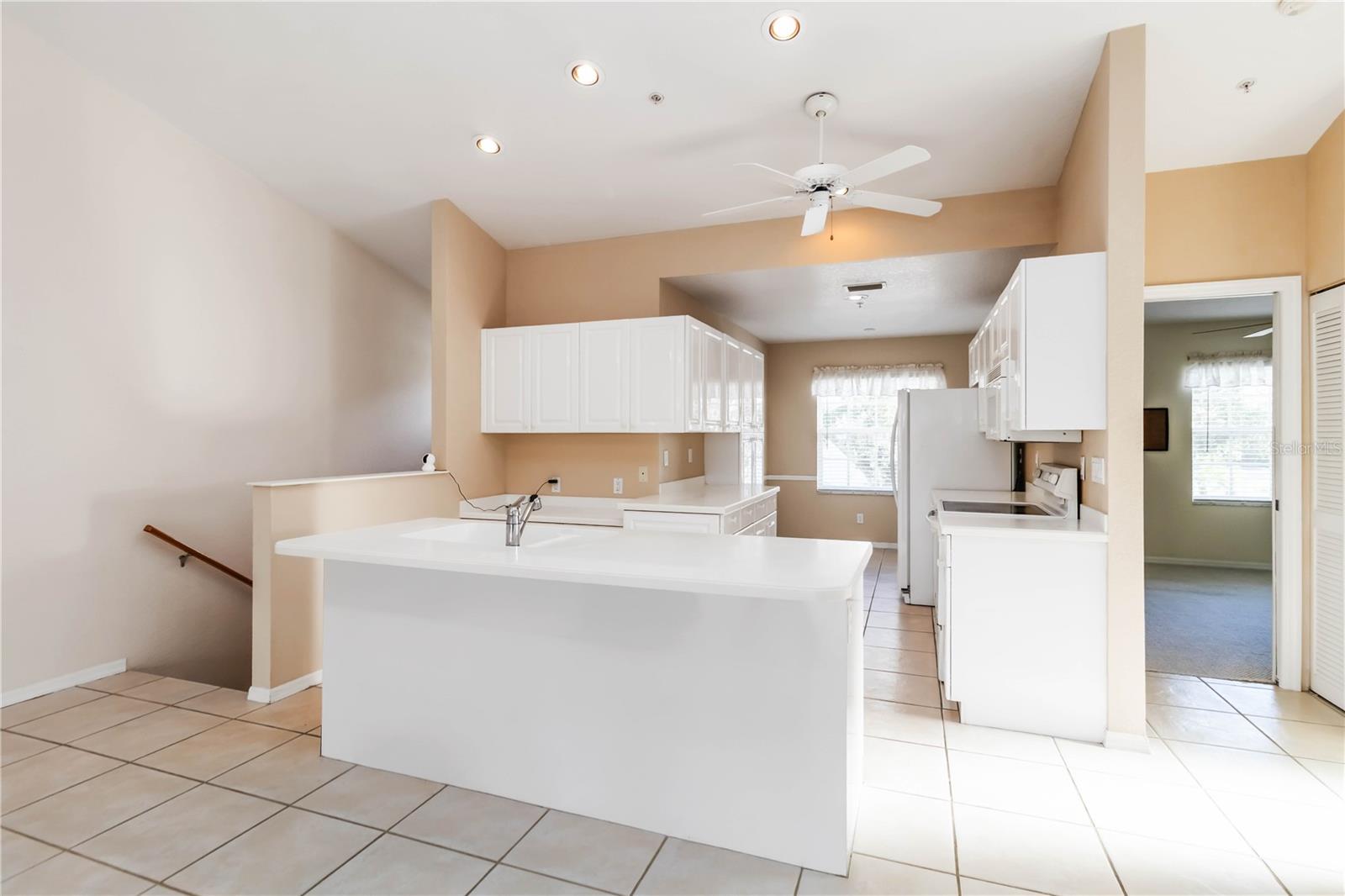 Image 4 of 36 For 6572 Fairway Gardens Drive 6572