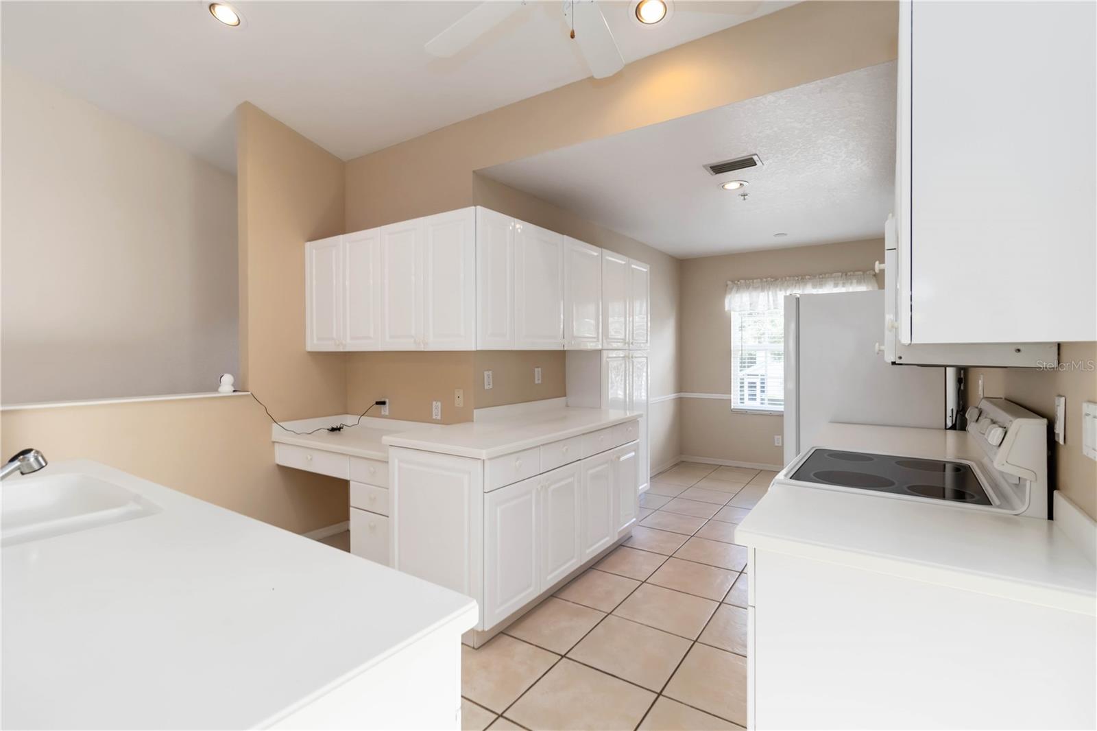 Image 5 of 36 For 6572 Fairway Gardens Drive 6572
