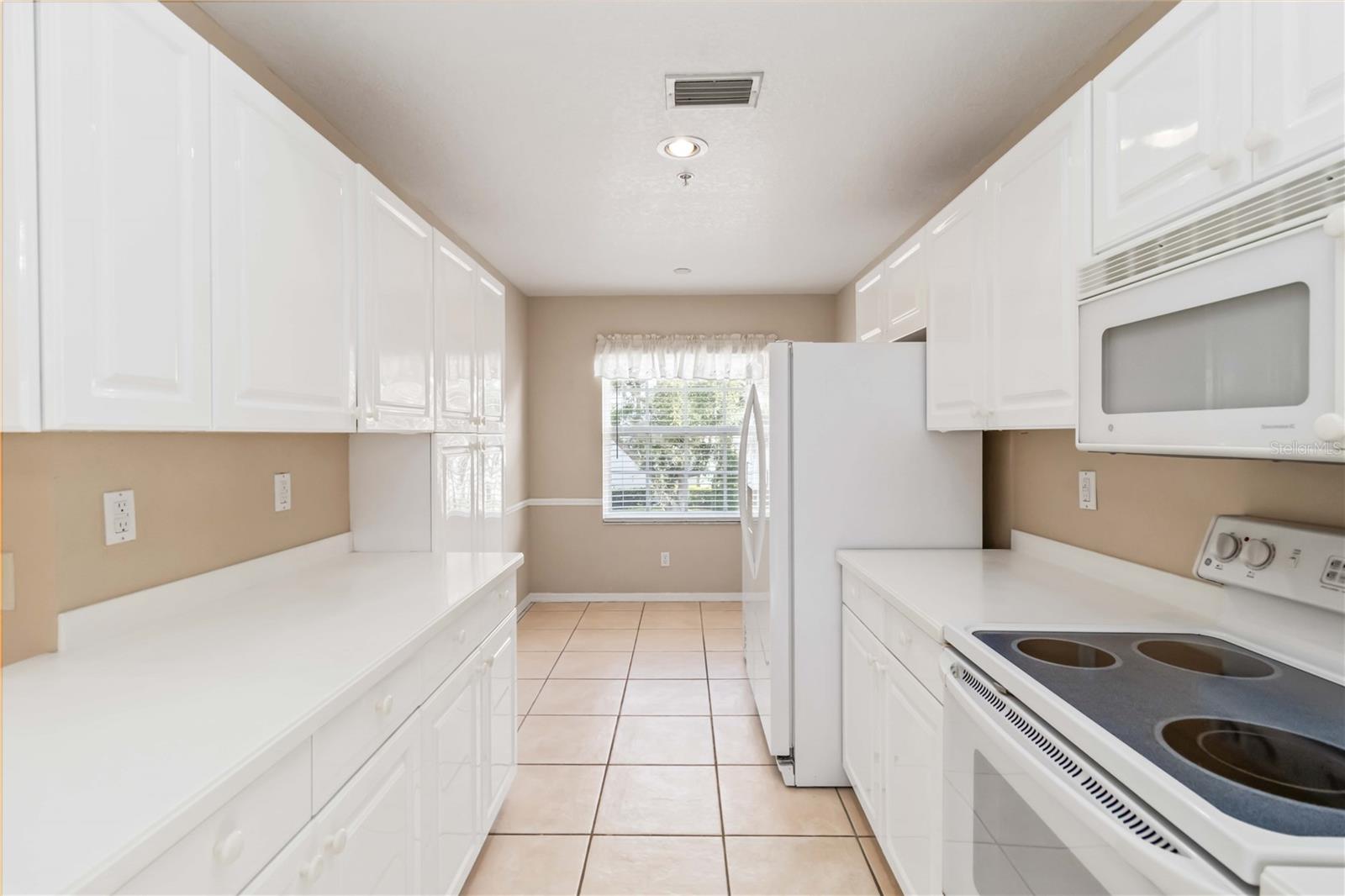 Image 6 of 36 For 6572 Fairway Gardens Drive 6572