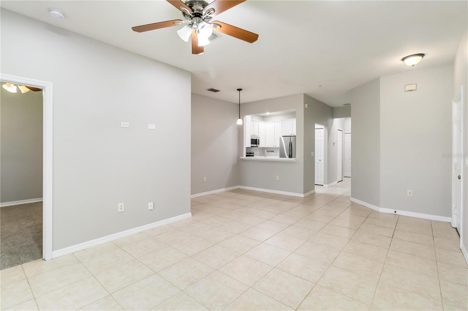 Image 10 of 33 For 4220 Via Piedra Circle 4-101