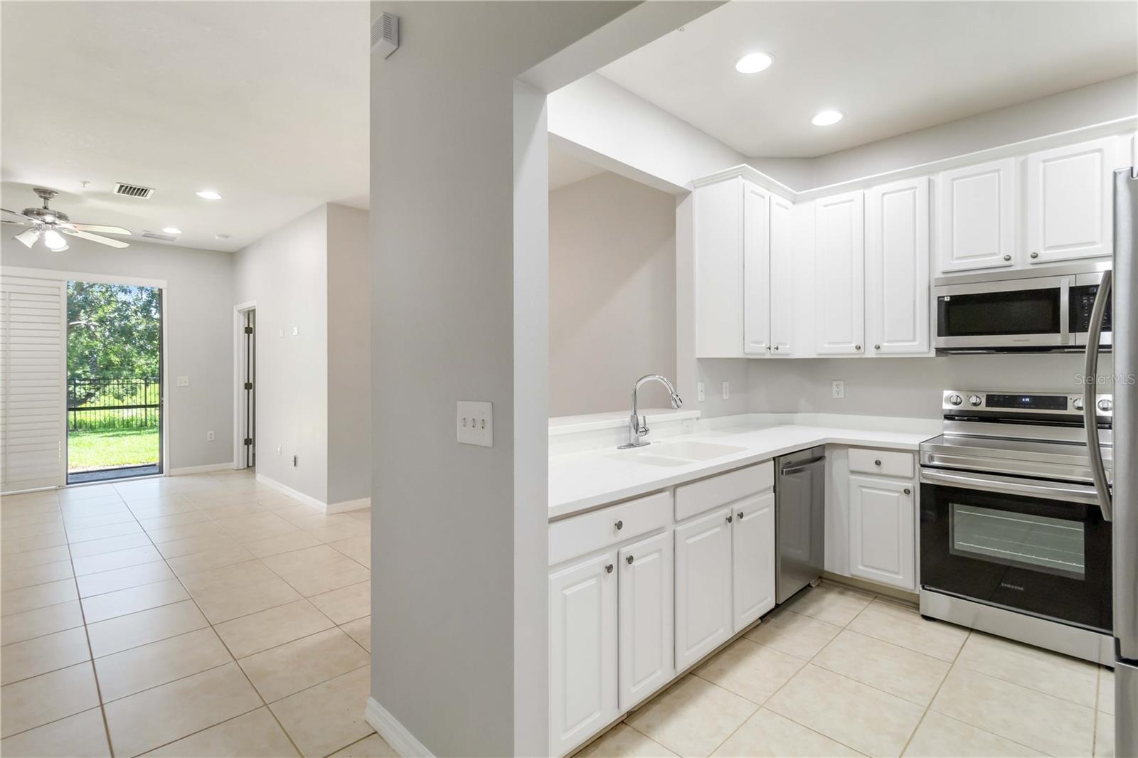 Image 12 of 33 For 4220 Via Piedra Circle 4-101