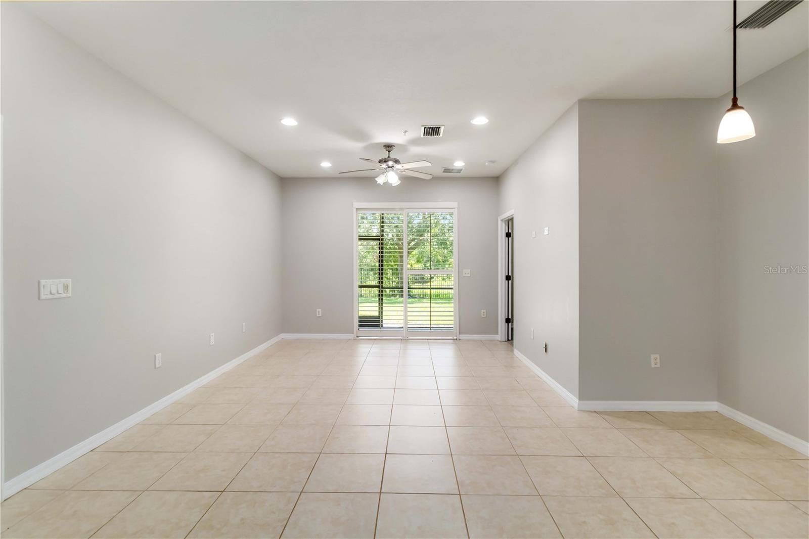 Image 8 of 33 For 4220 Via Piedra Circle 4-101