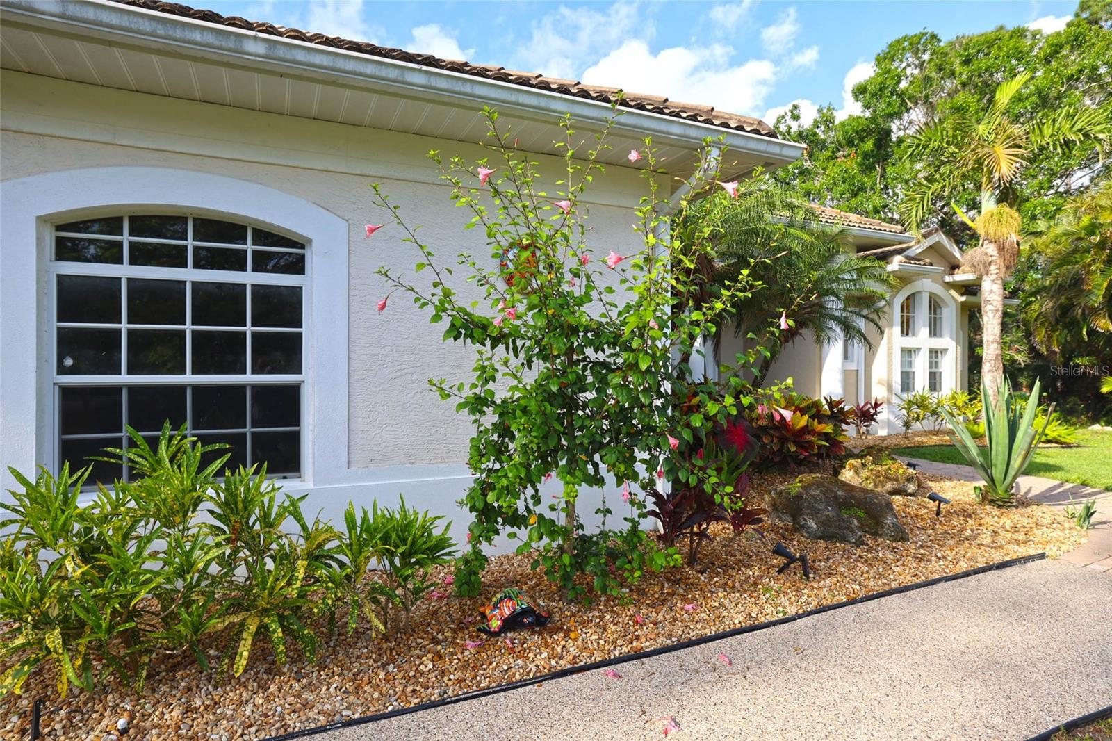 Image 16 of 71 For 950 Trotter Street