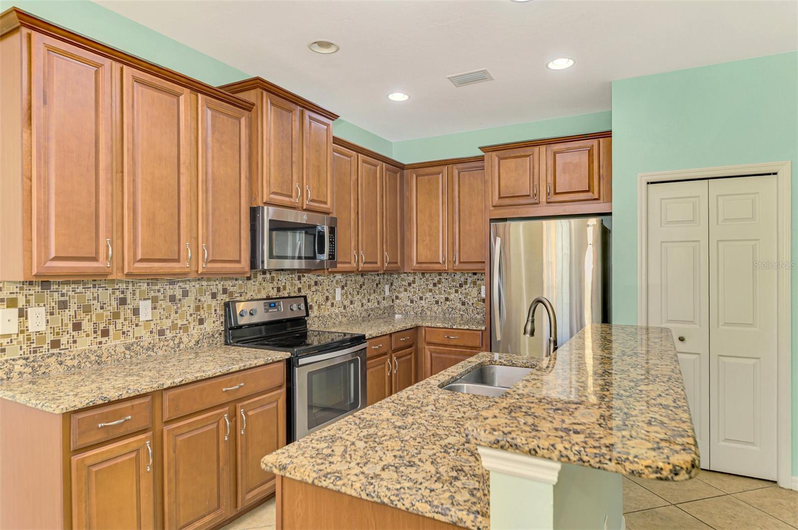 Image 17 of 42 For 9022 Coachman Drive