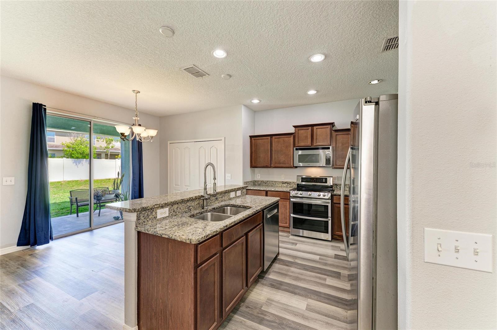 Image 7 of 47 For 1721 Palm Warbler Lane