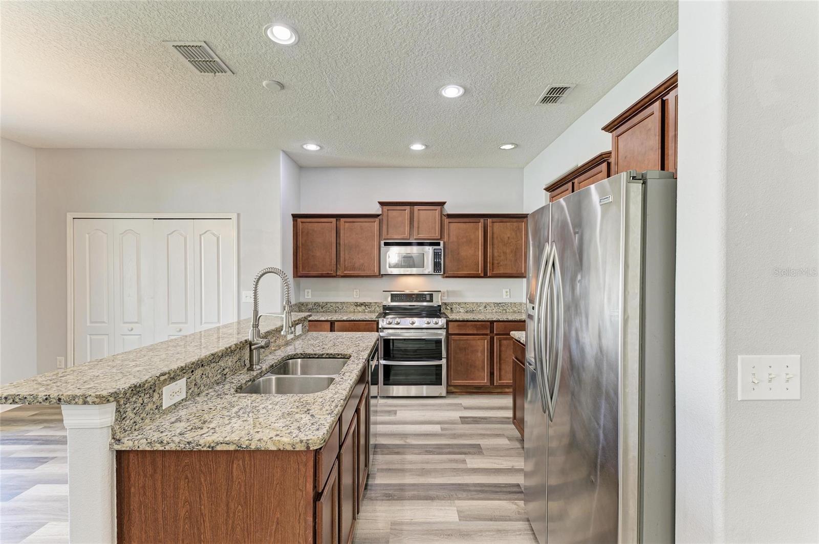 Image 8 of 47 For 1721 Palm Warbler Lane
