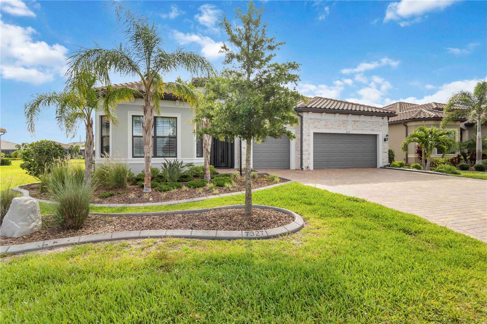 Image 3 of 83 For 7327 Summerland Cove