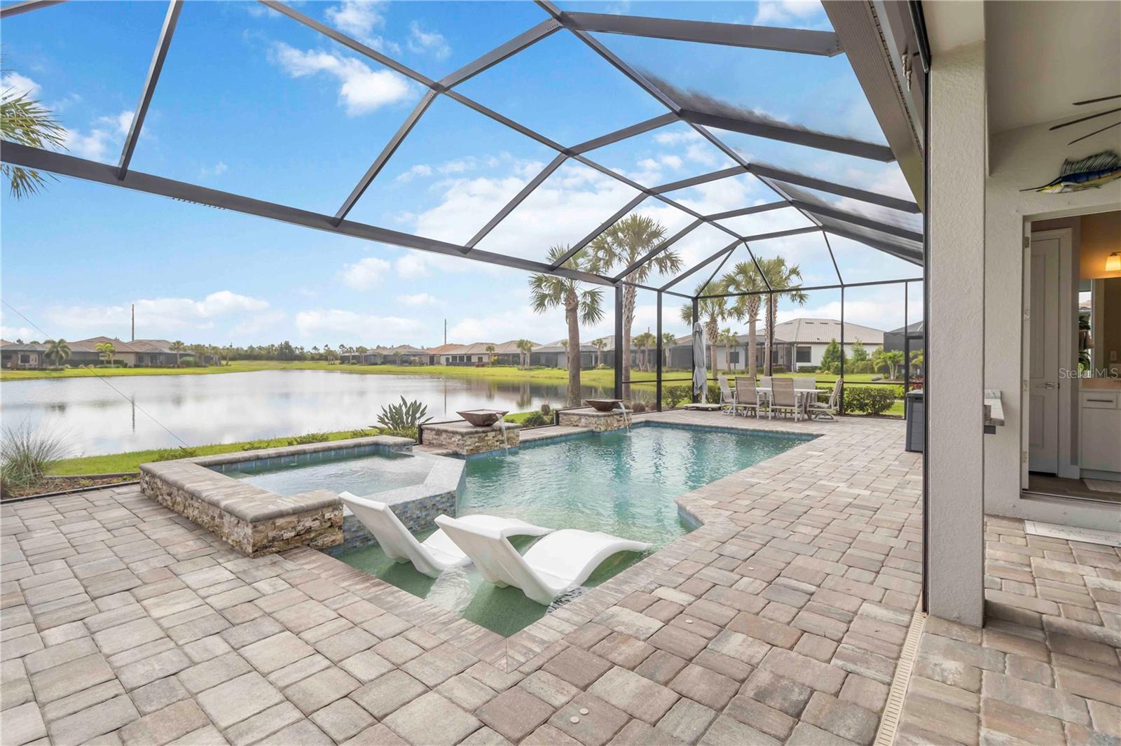 Image 36 of 83 For 7327 Summerland Cove