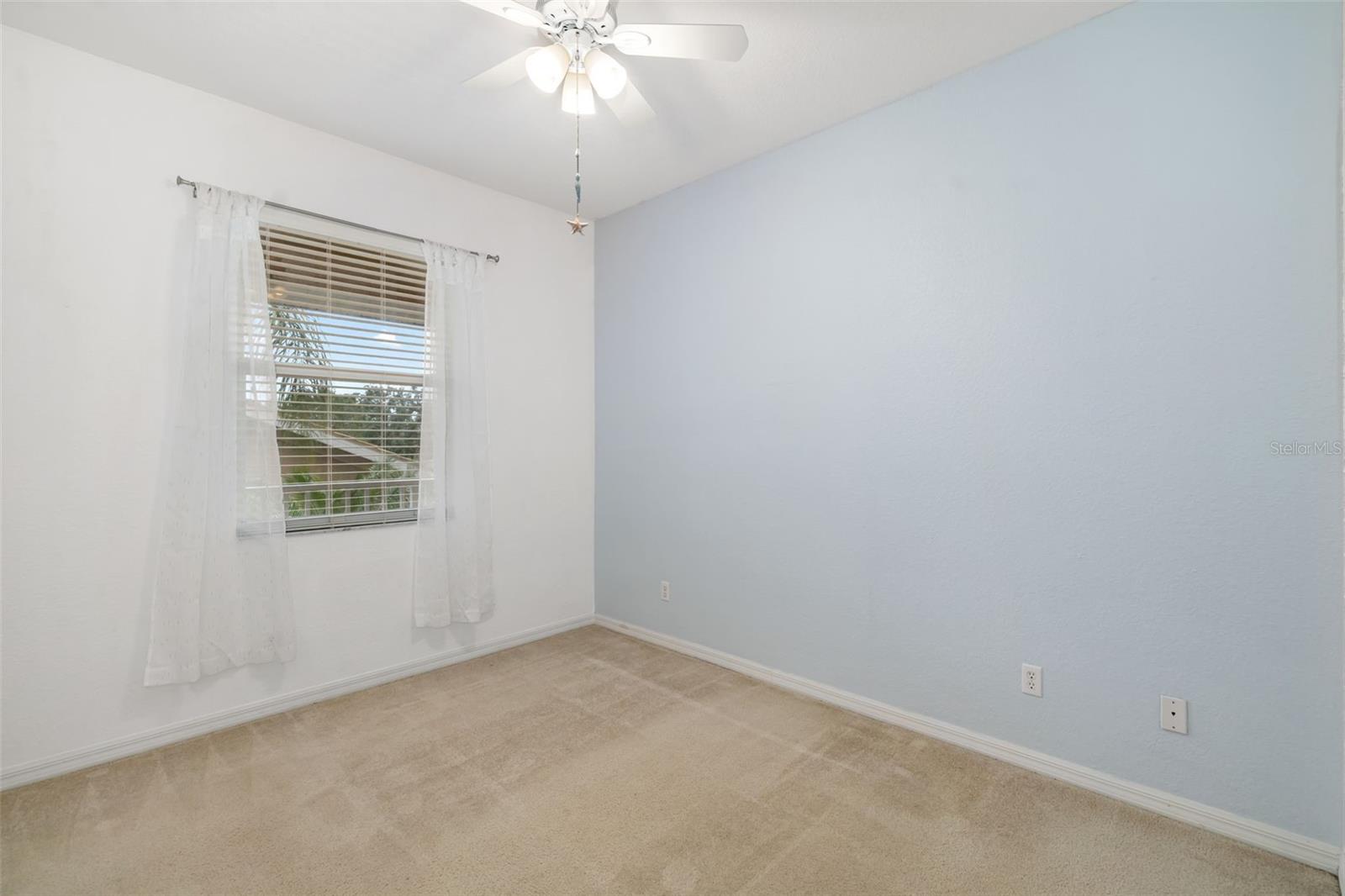 Image 20 of 47 For 905 Fairwaycove Lane 203