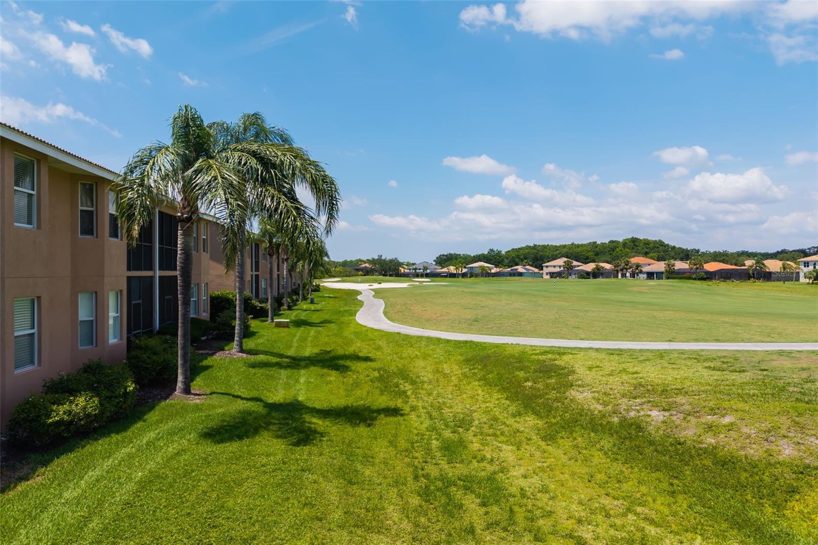 Image 39 of 47 For 905 Fairwaycove Lane 203