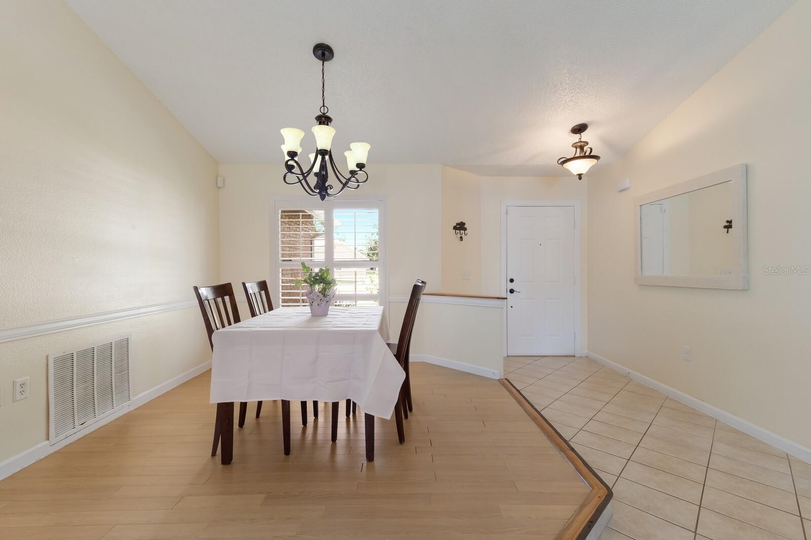 Image 11 of 40 For 613 49th Street E