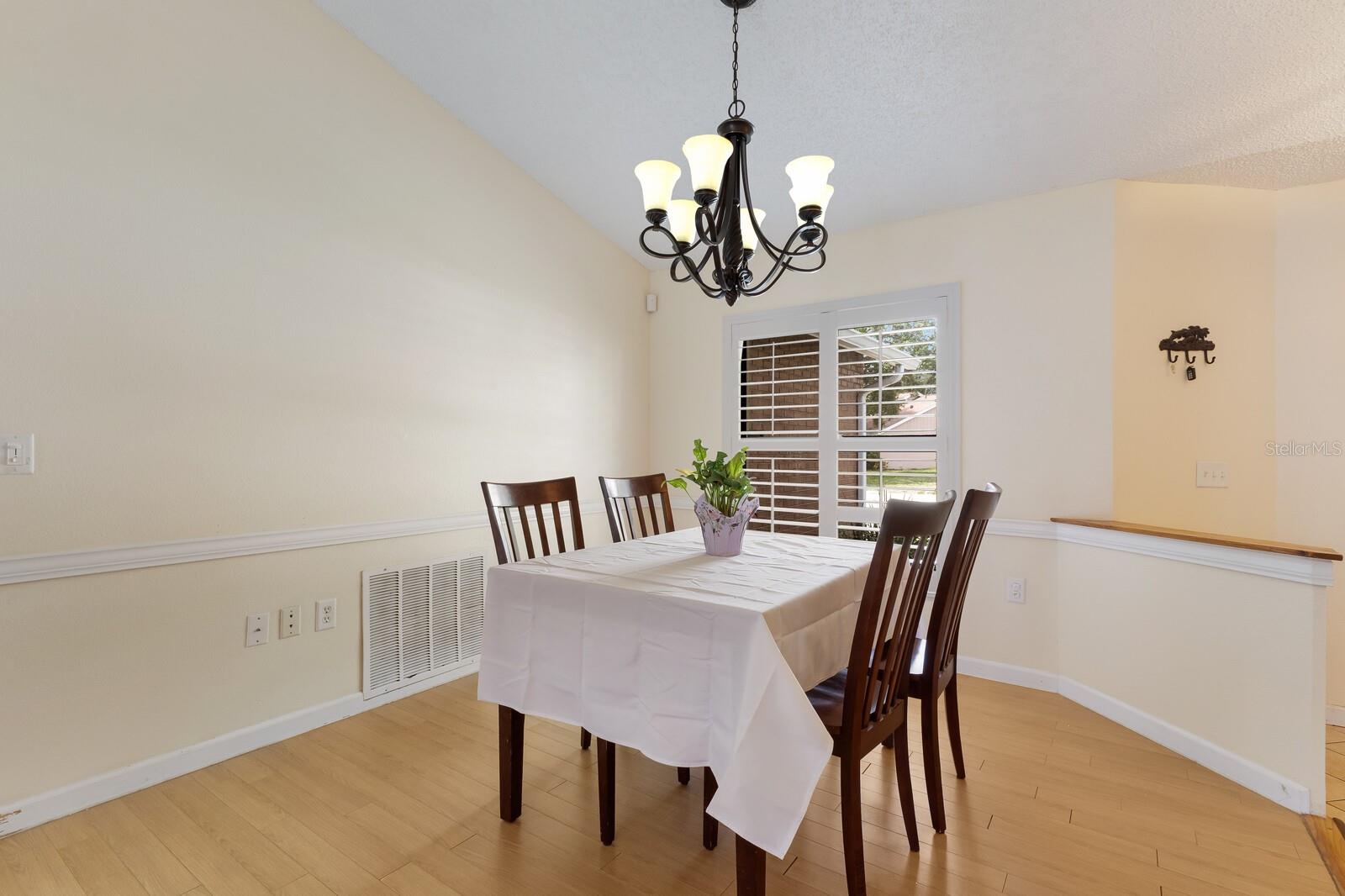 Image 12 of 40 For 613 49th Street E
