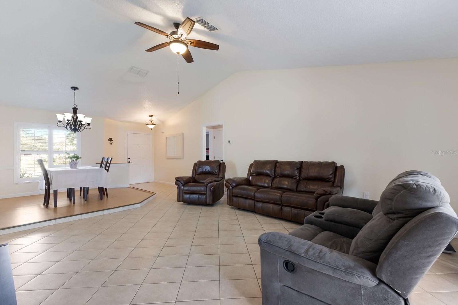 Image 14 of 40 For 613 49th Street E