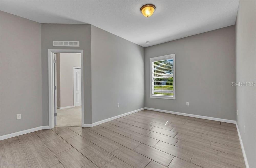 Image 10 of 15 For 2640 Suncoast Lakes Boulevard