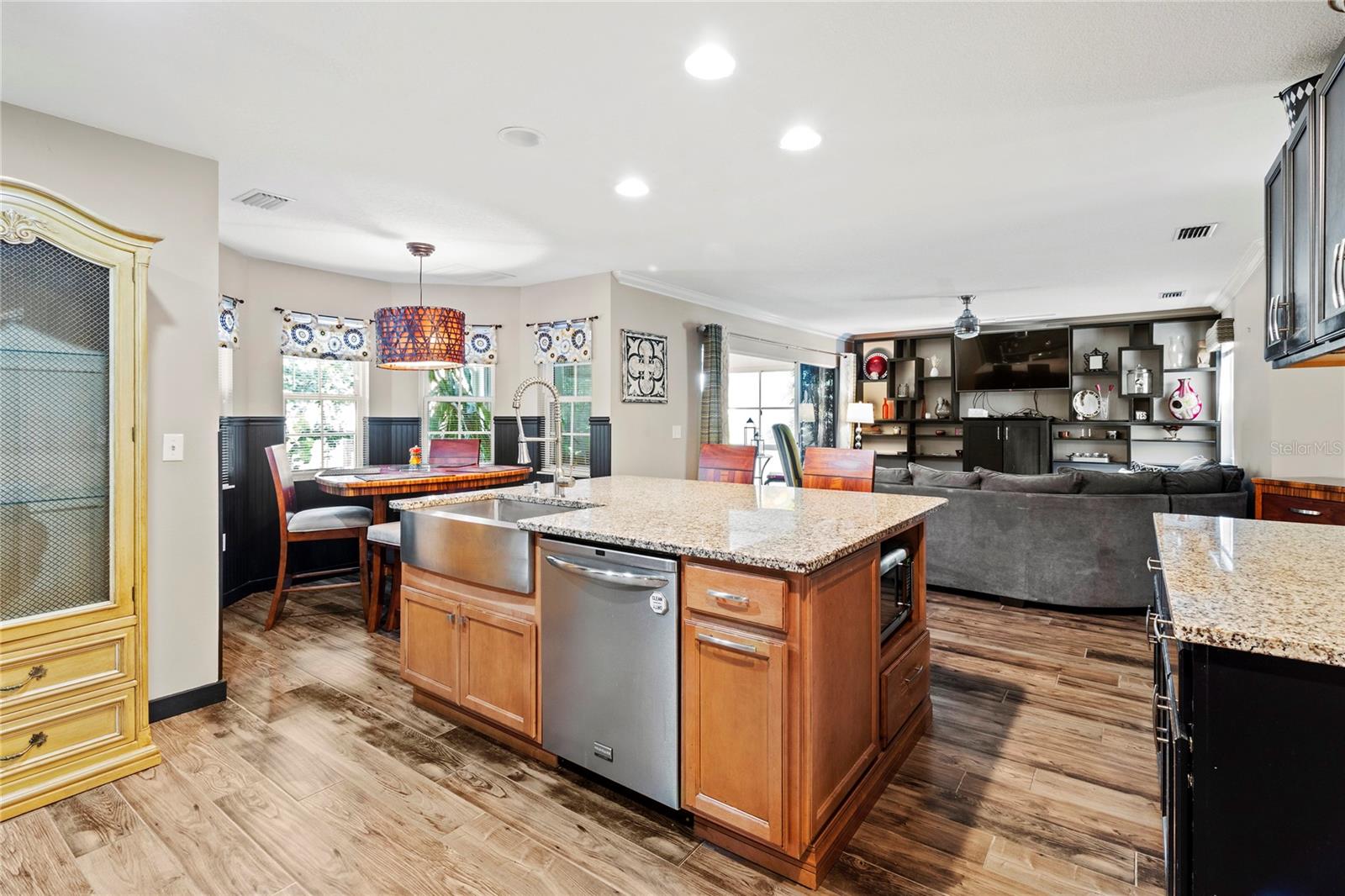 Image 16 of 47 For 2306 63rd Street W 40