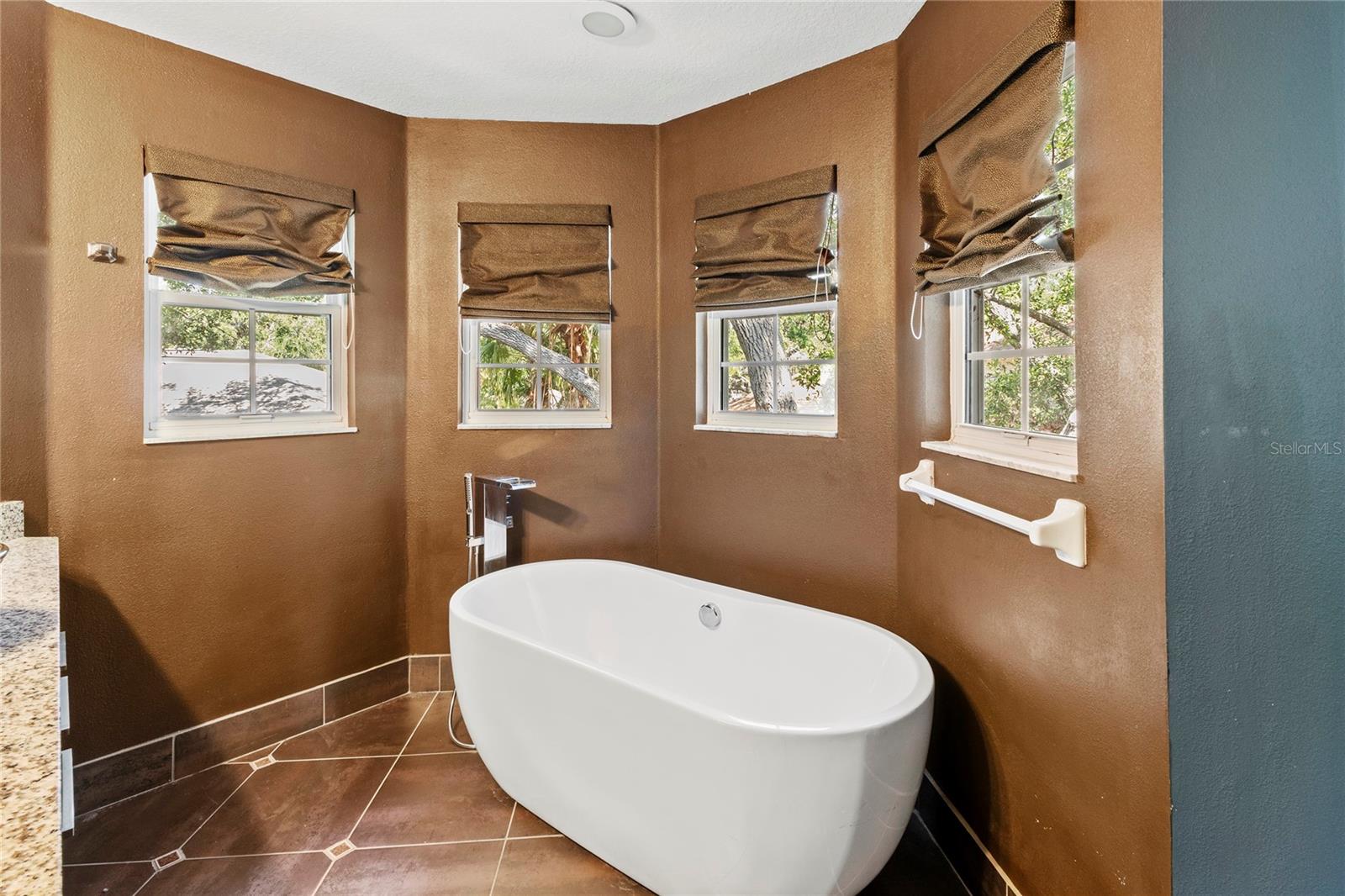 Image 34 of 47 For 2306 63rd Street W 40