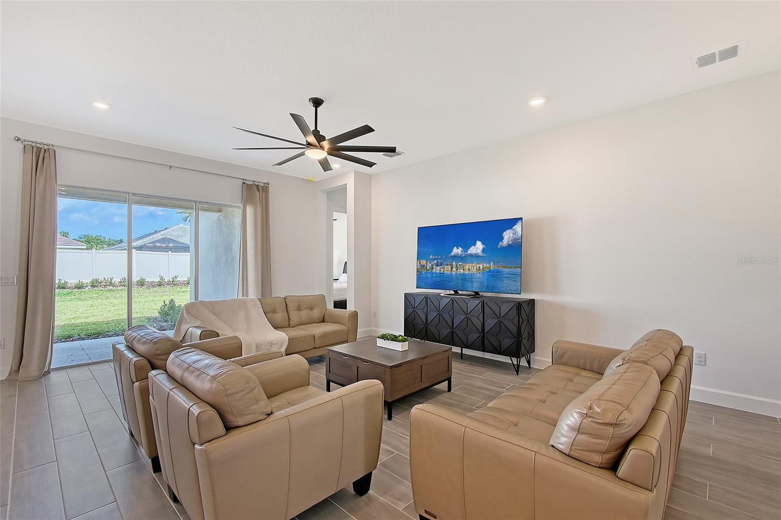 Image 6 of 47 For 11427 Viani Terrace
