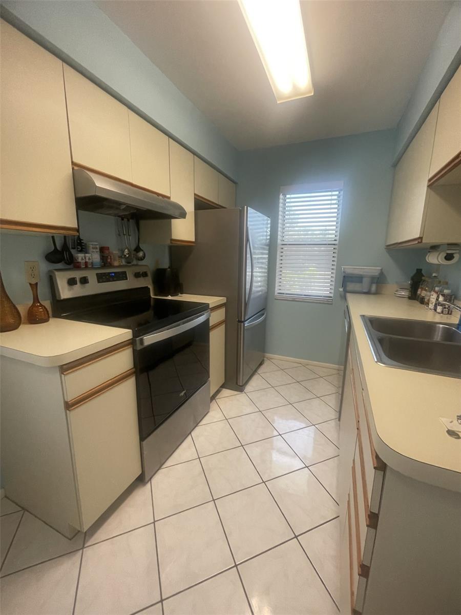 Image 12 of 27 For 25068 Harborview Road 3d