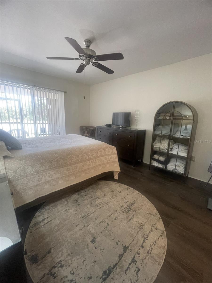 Image 22 of 27 For 25068 Harborview Road 3d