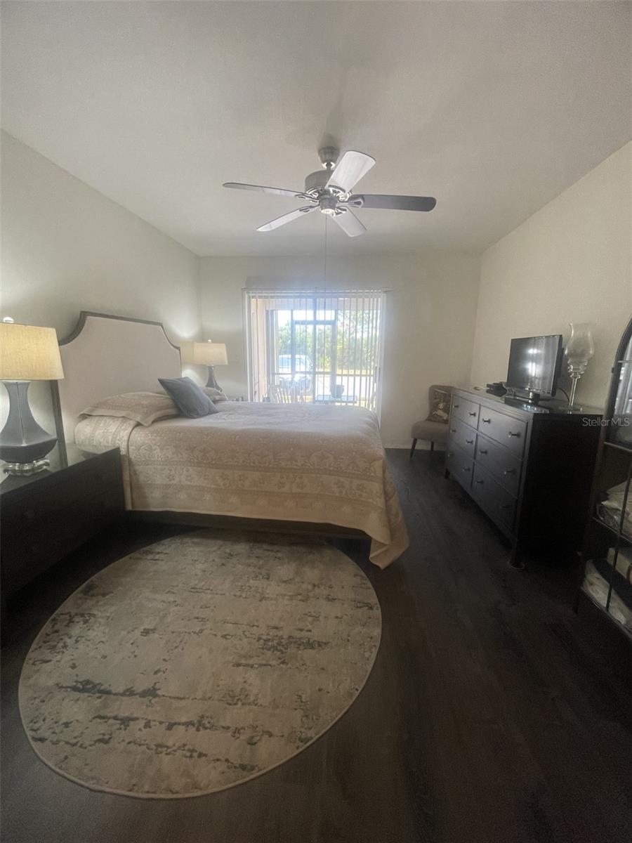 Image 23 of 27 For 25068 Harborview Road 3d