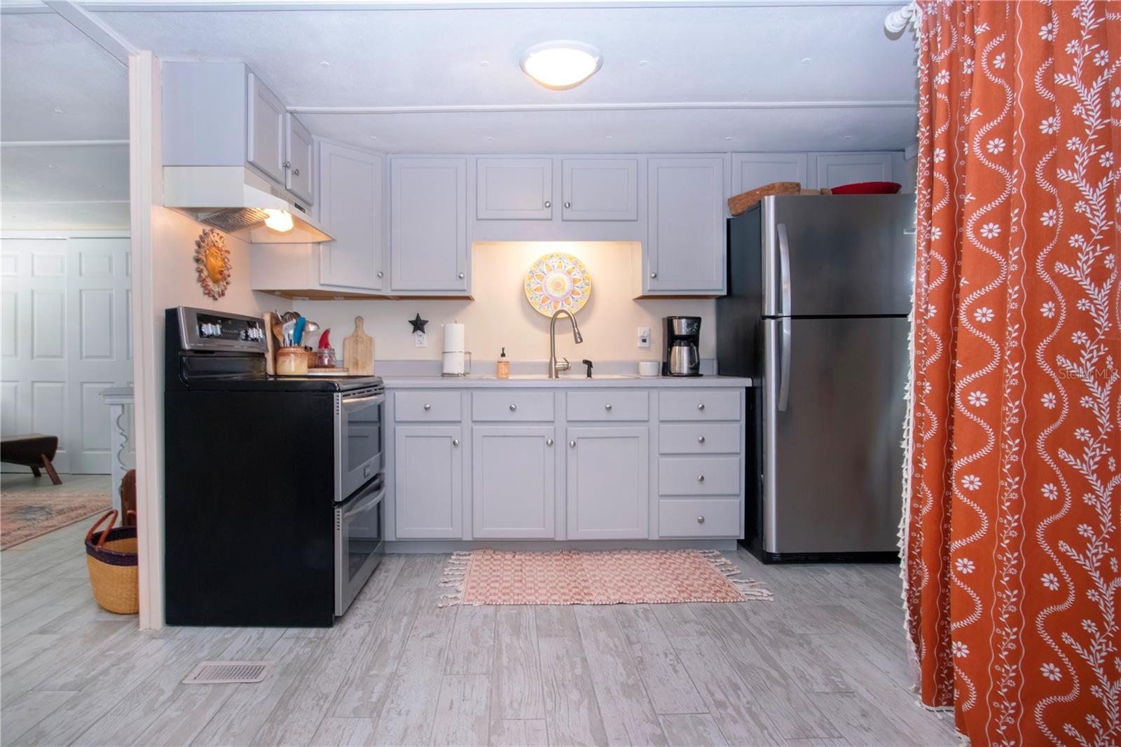 Image 19 of 50 For 420 49th Street E 163