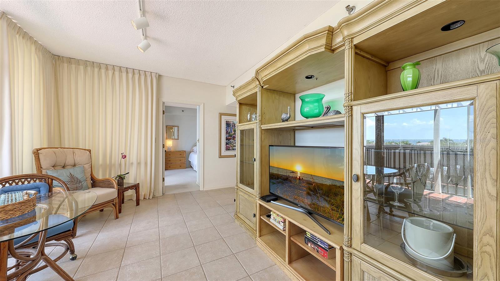 Image 26 of 64 For 1465 Gulf Of Mexico Drive 502
